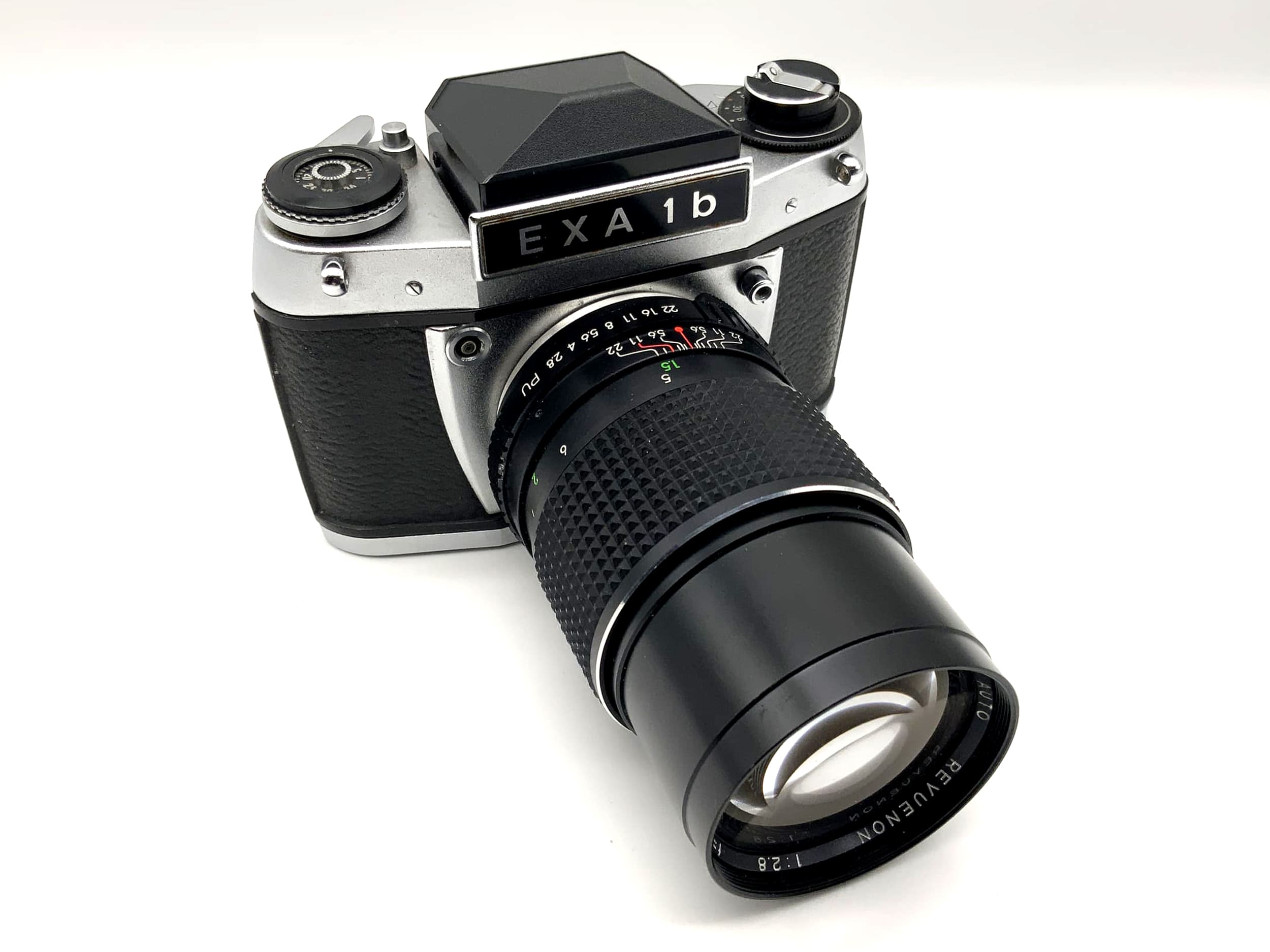 Exakta Exa 1b analoge Spiegelreflexkamera mit Revuenon 1:2.8 135mm Objektiv