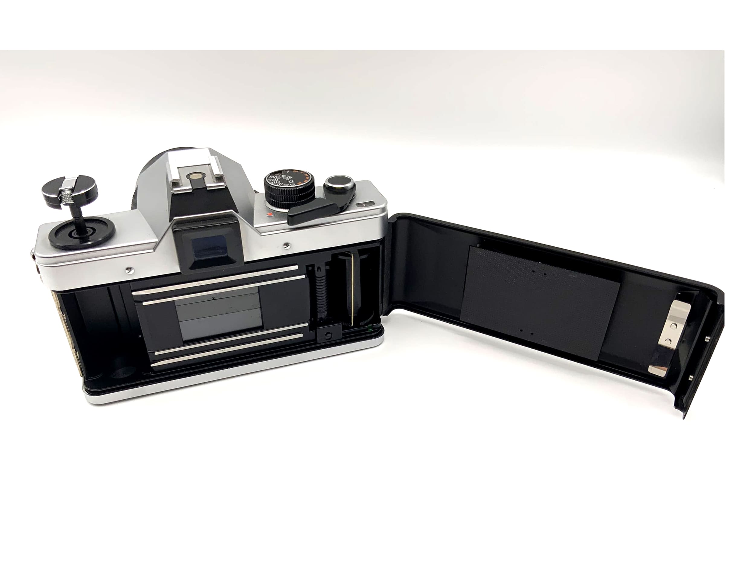 Pentacon Praktica Super TL 1000 mit Porst Tele MC 1:2.8 135mm Objektiv