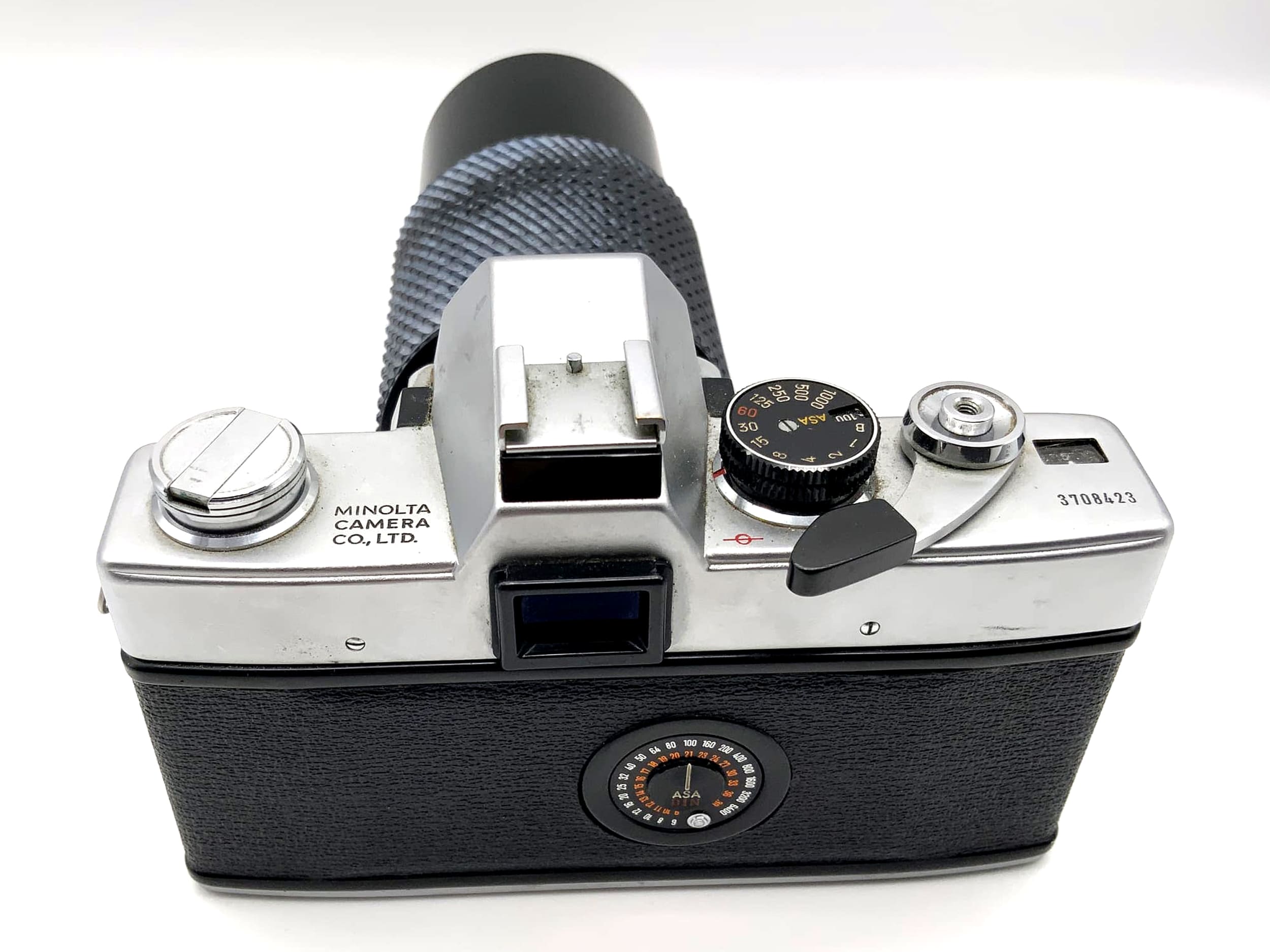 Minolta SRT101 mit Tokina 4.5 80-200mm Objektiv Spiegelreflexkamera 35mm analog