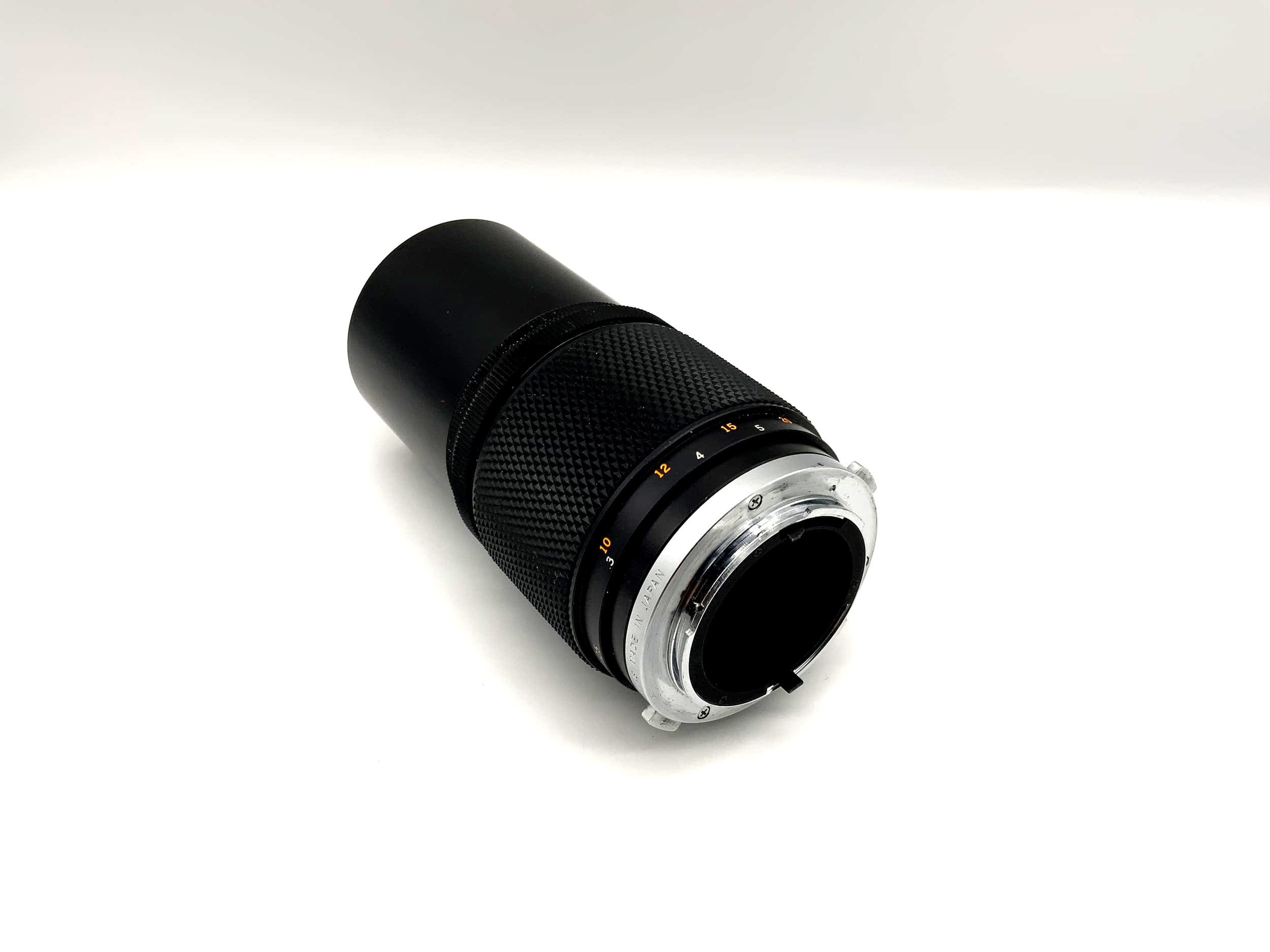 Olympus OM-System E.Zuiko MC Auto-T 200 mm 1:4 Objektiv analog