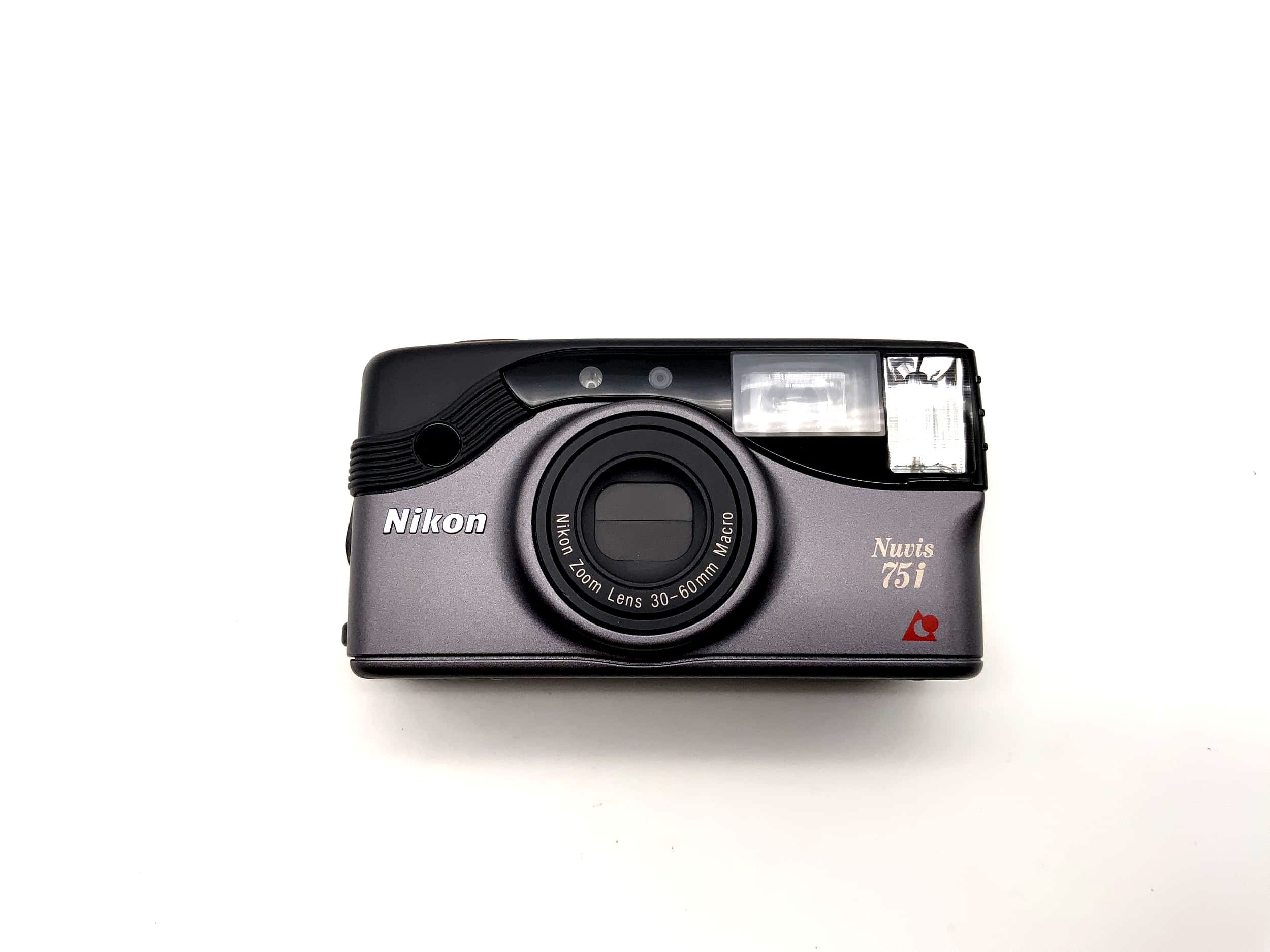 Nikon Nuvis 75i Kompaktkamera mit Nikon Zoom Lens 30-60mm Macro silber