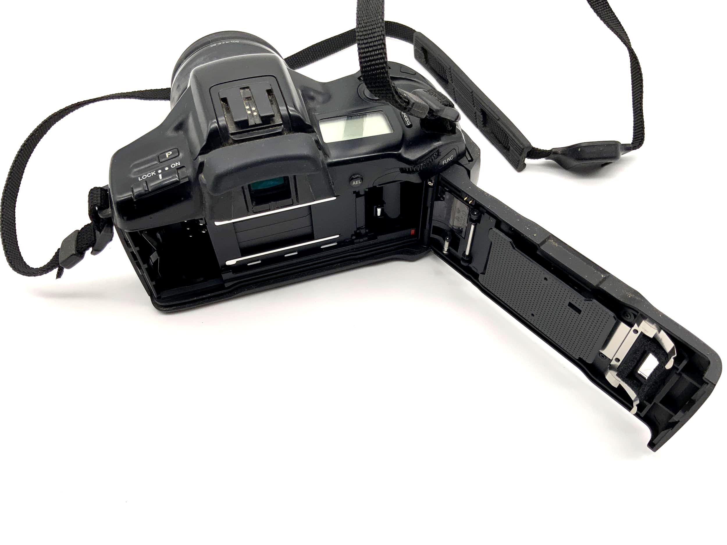 Minolta Dynax 7 xi analoge Spiegelreflexkamera mit AF Zoom Xi 1:3.5-4.5 Objektiv