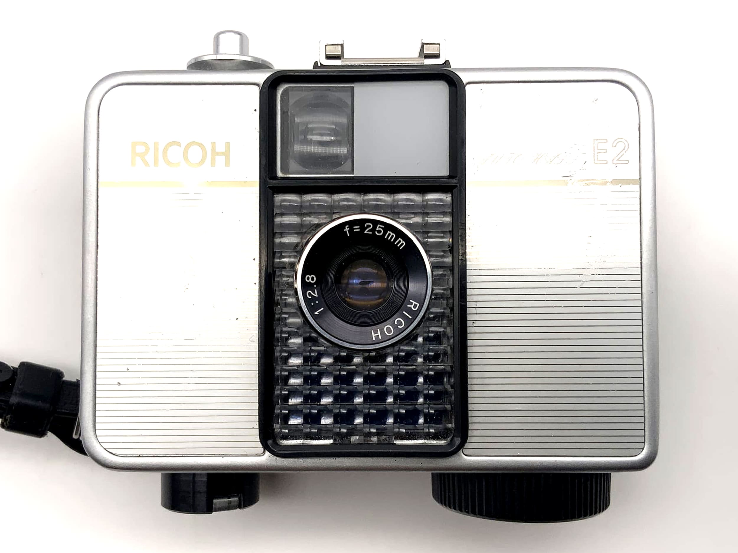 Ricoh E2 Sucherkamera mit 25mm 1:2.8 Objektiv 35mm Kompaktkamera Auto Half