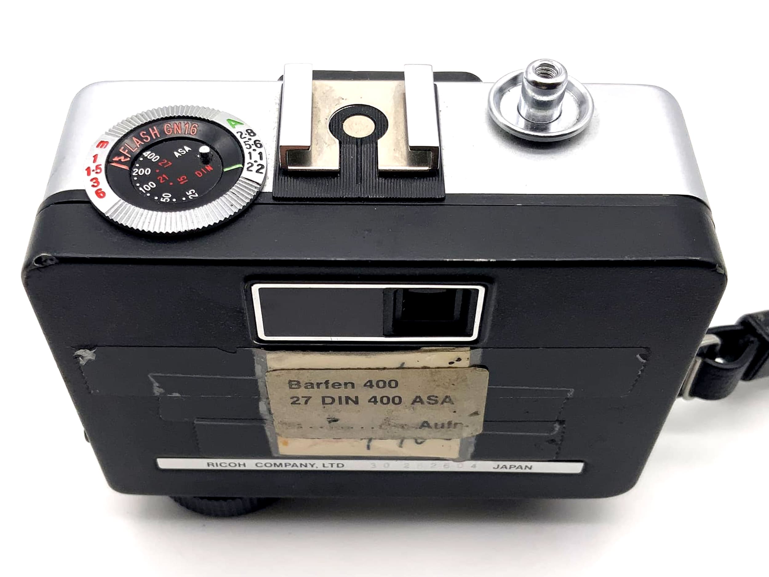 Ricoh E2 Sucherkamera mit 25mm 1:2.8 Objektiv 35mm Kompaktkamera Auto Half