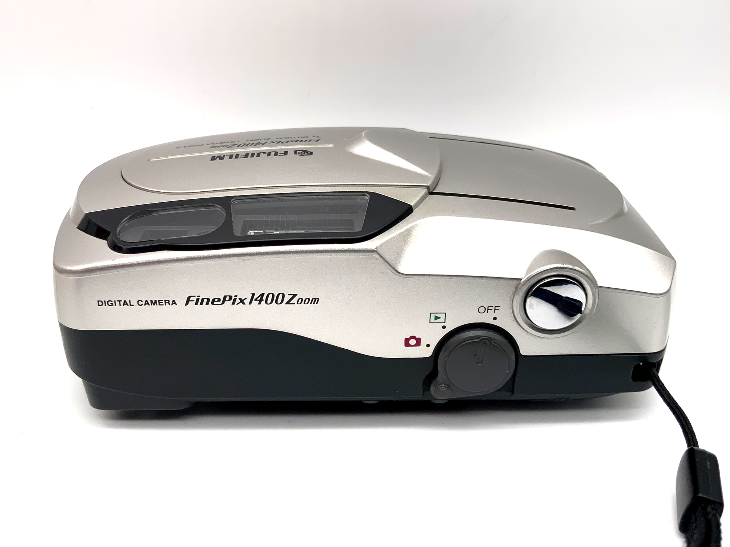 Fujifilm FinePix 1400 Zoom Digitale Kompaktkamera f=6-18mm 3x Optical 1.3 MP