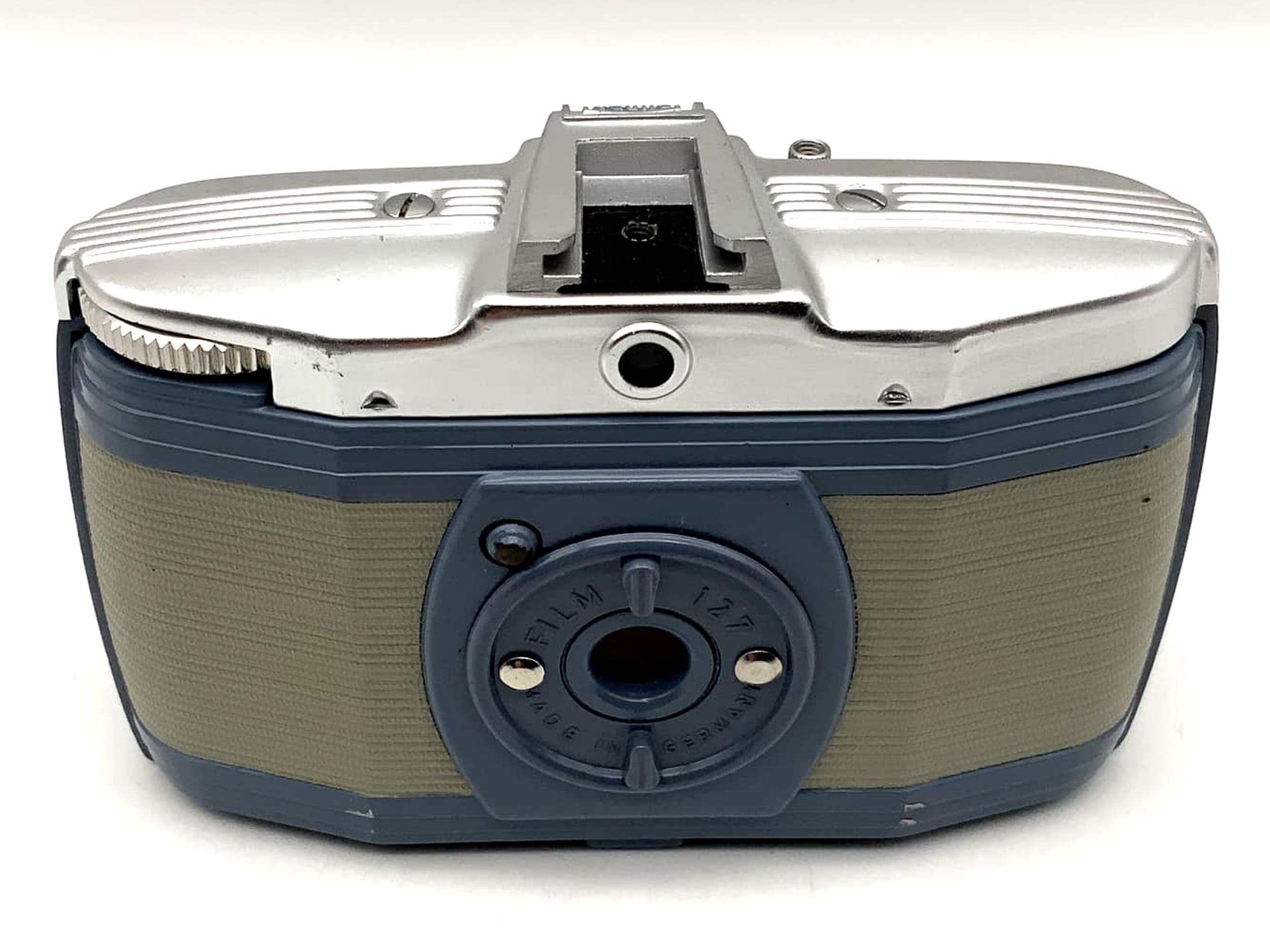 Bilora Bella Rollfilmkamera mit Synchro-Flash Achromat 1:8