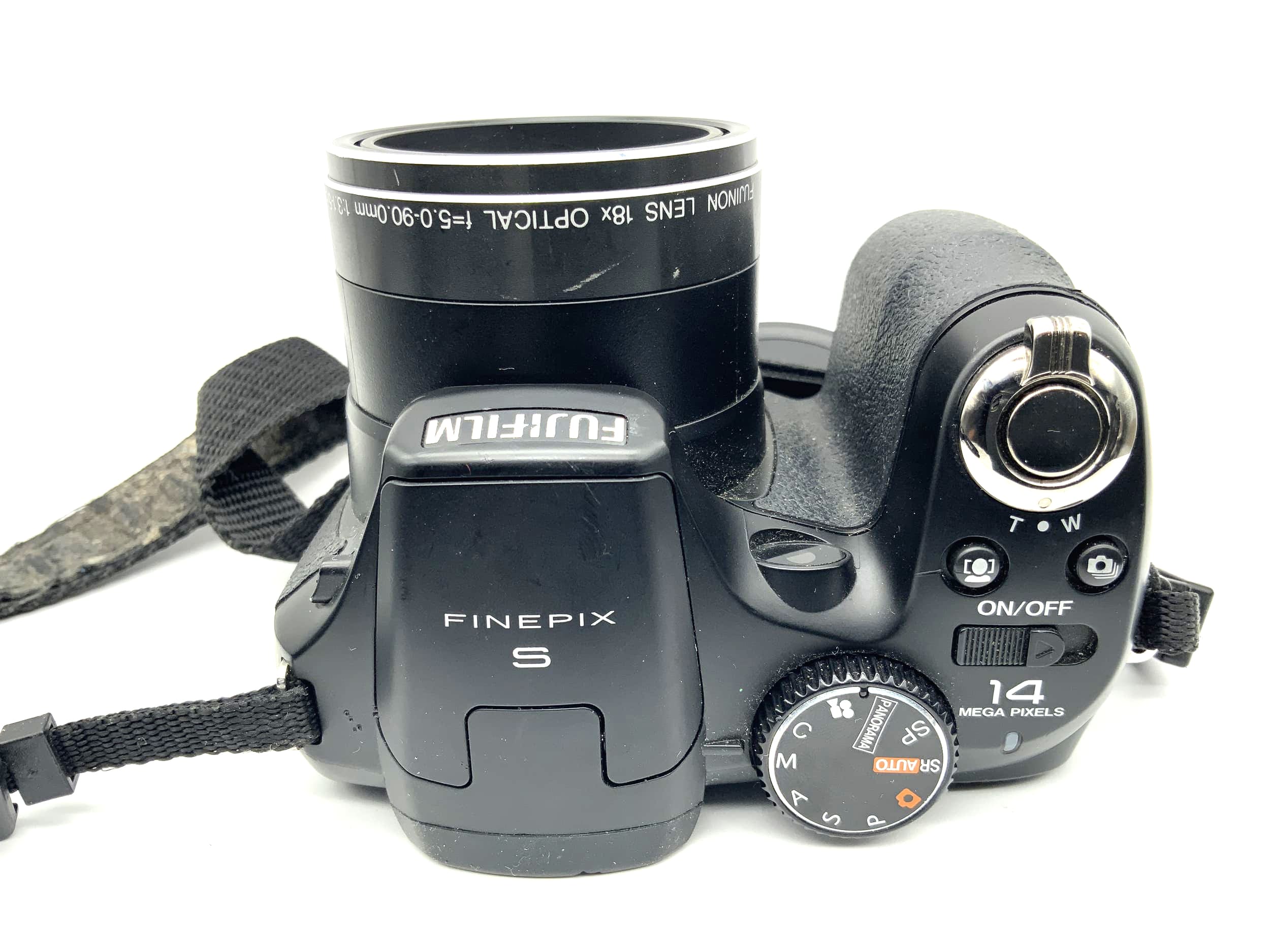 Fujifilm Finepix S2980 mit 18x Optical Zoom f=5.0-90.0mm 1:3.1-5.6 14 MP