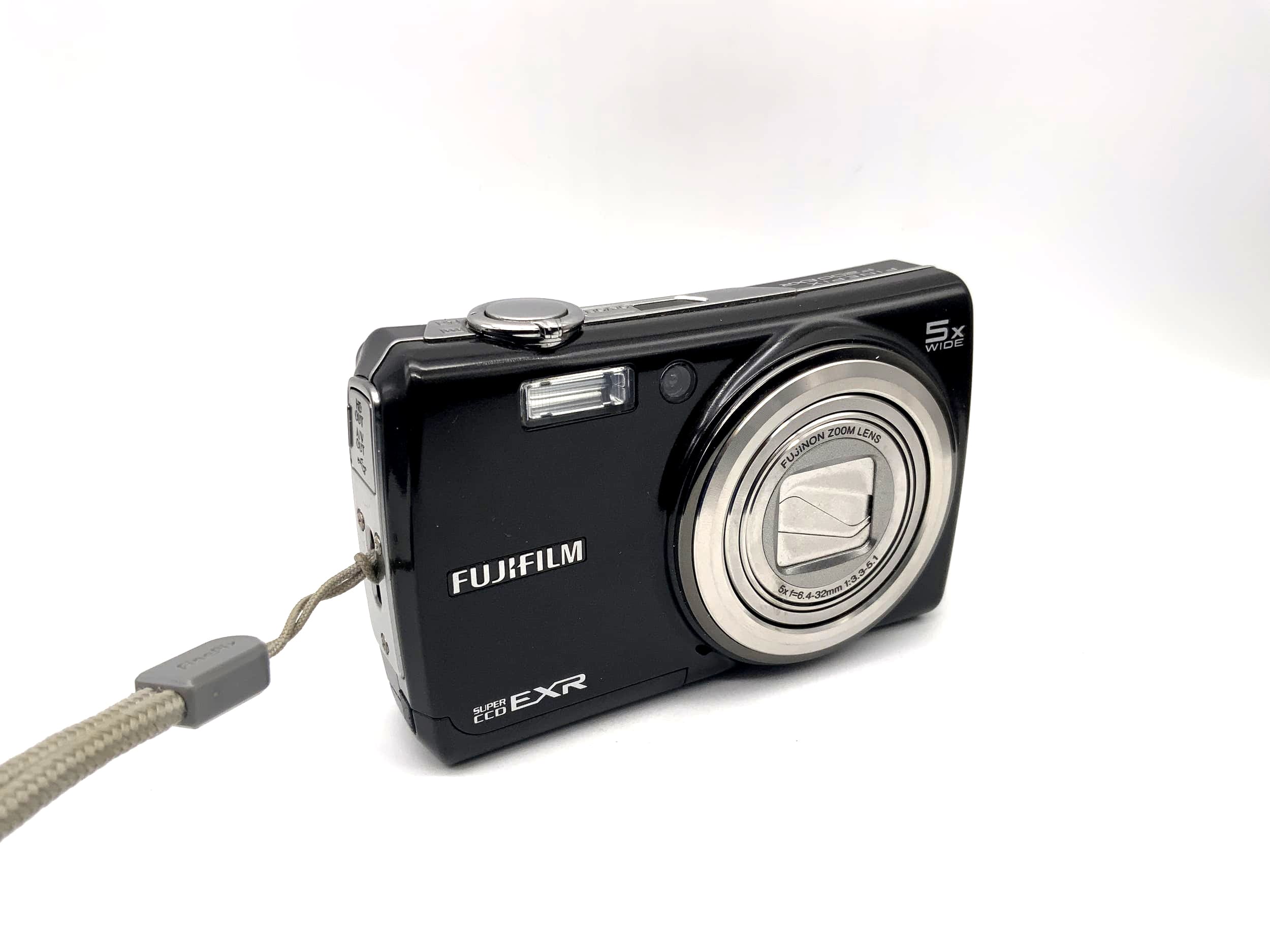 Fujifilm Finepix F200EXR f=6.4-32mm 1:3.3-5.1 Super CCD 5x wide