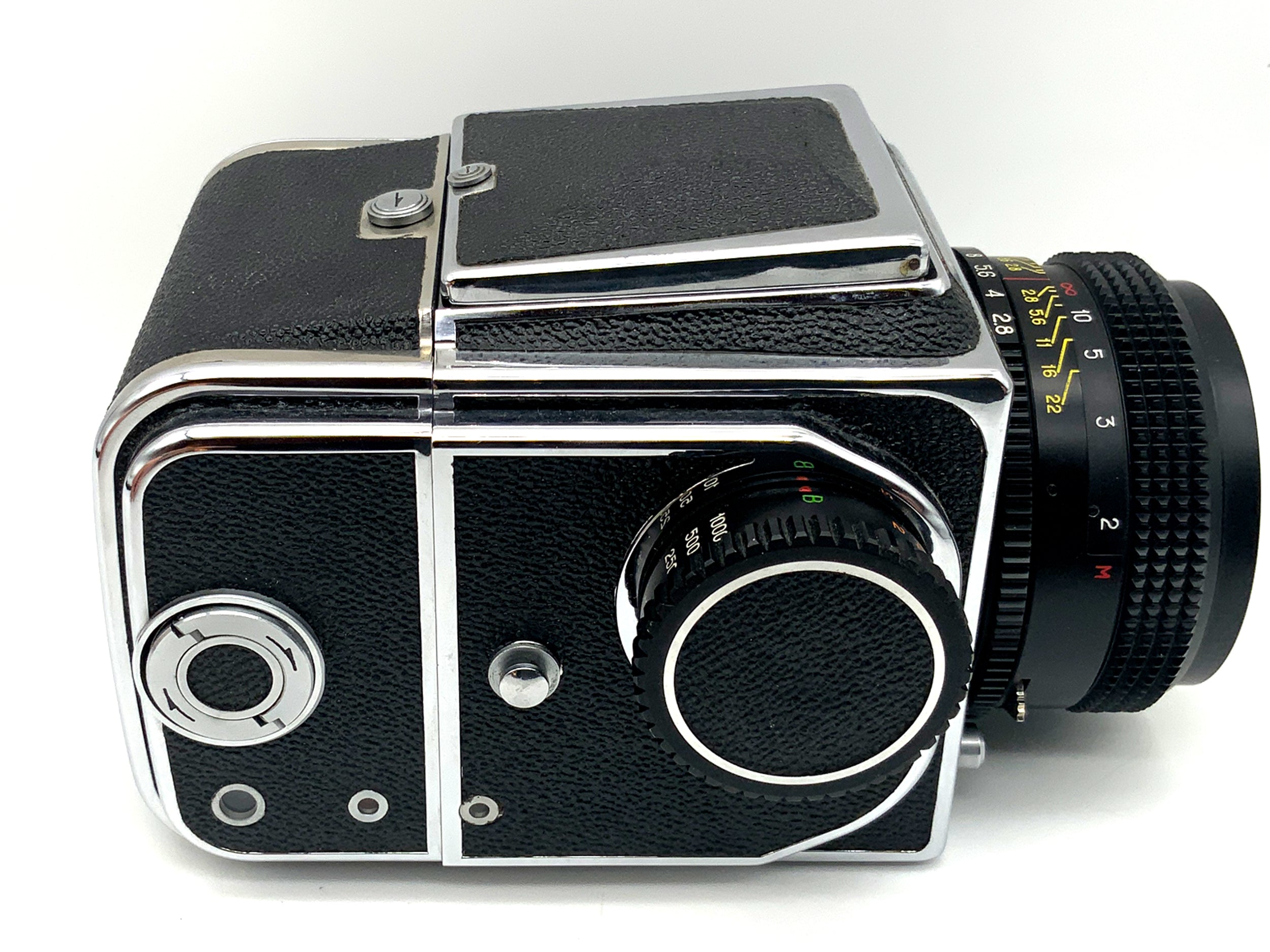 Arsenal Kiev 88 Mittelformatkamera mit Volna-3 2.8/80 MC Analogkamera