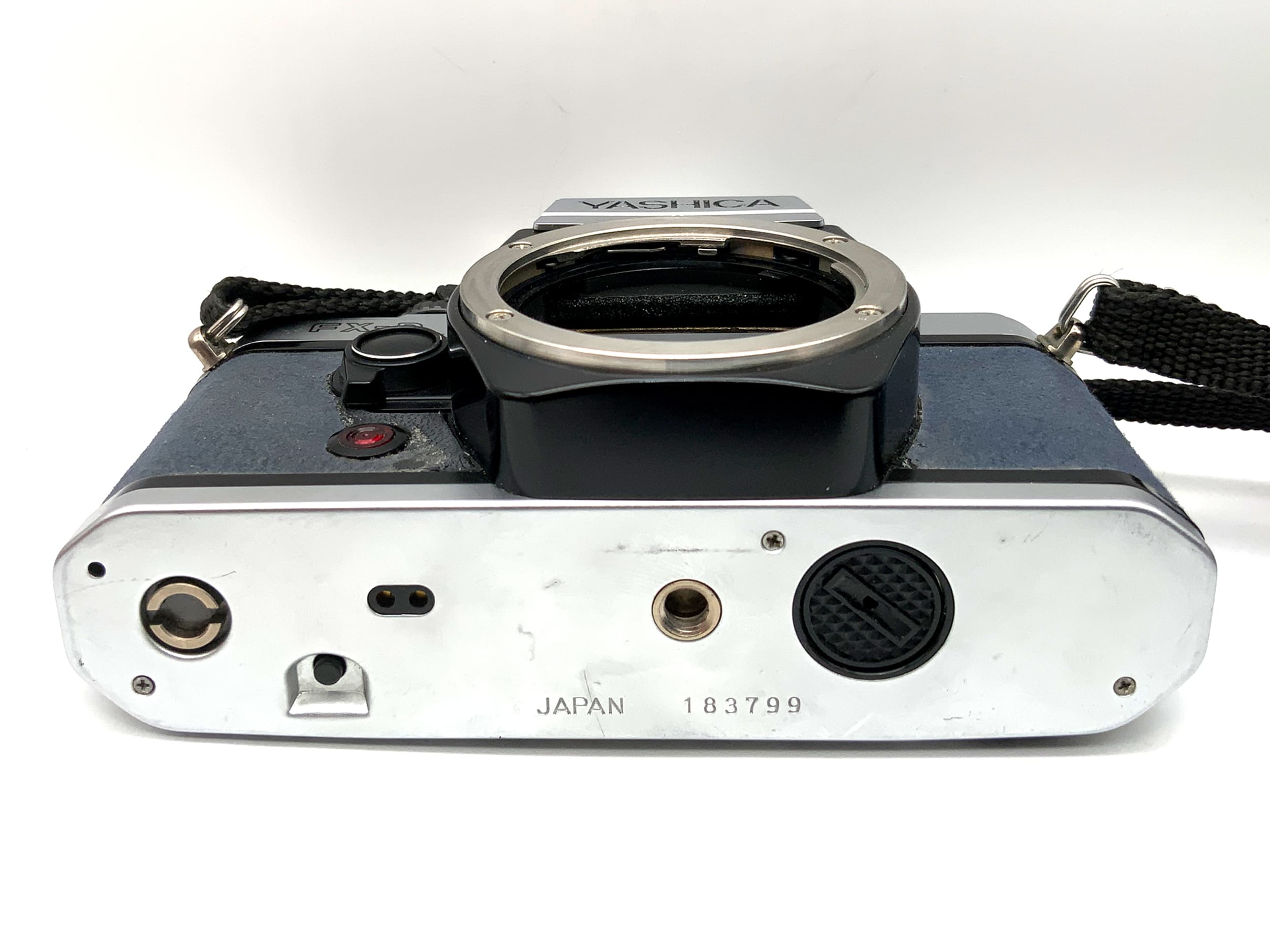 Yashica FX-D Quartz SLR 35mm SLR analog Body (Yashica/Contax)