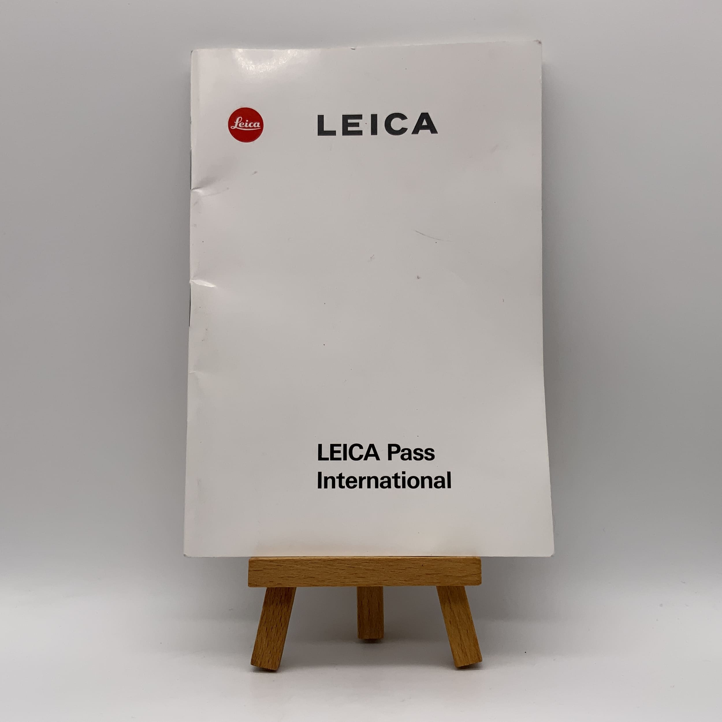 Leica Heft Pass International Deutsch