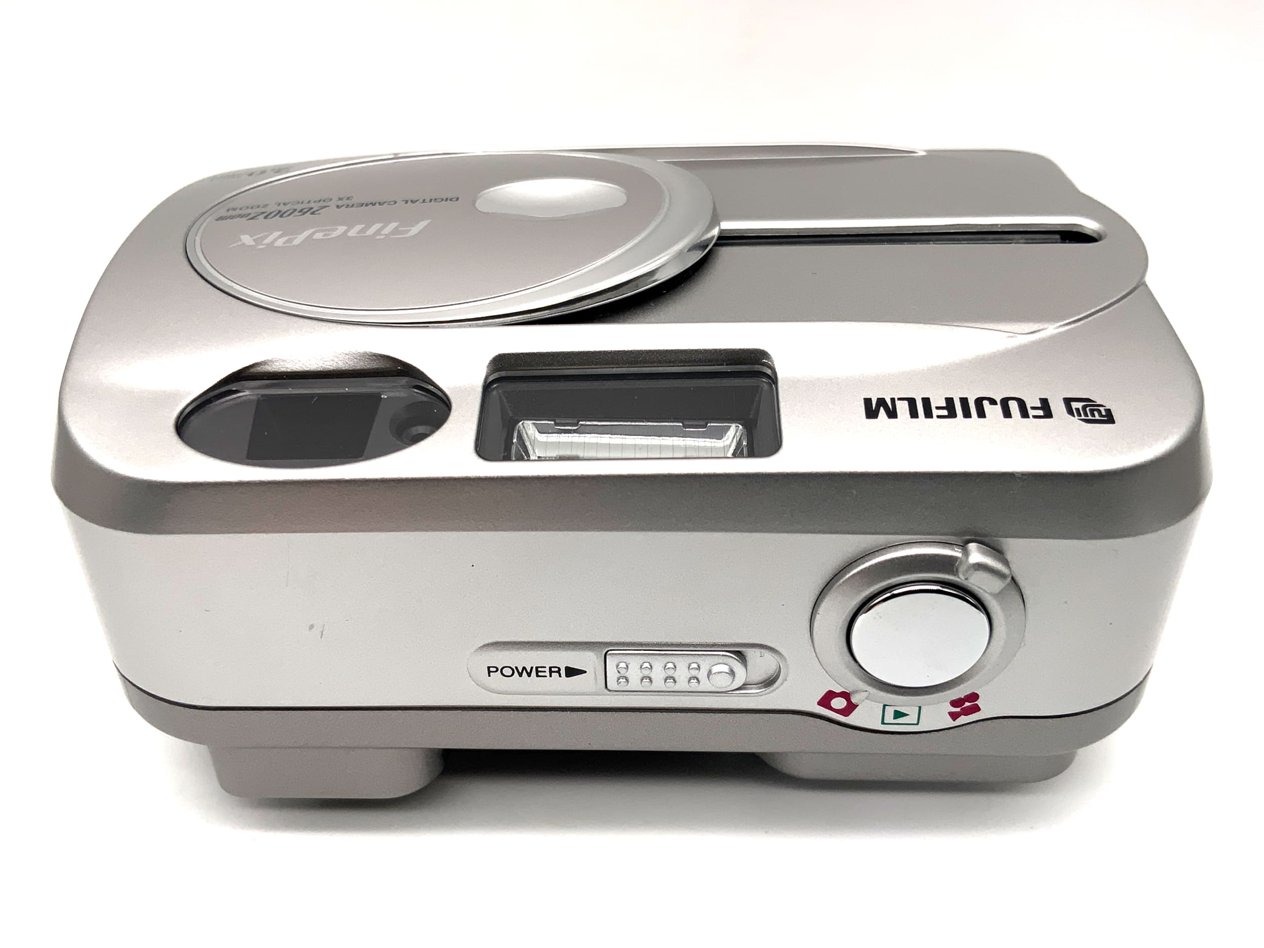 Fujifilm Finepix 2600 zoom Digitale Kompaktkamera mit 6-18mm 2MP