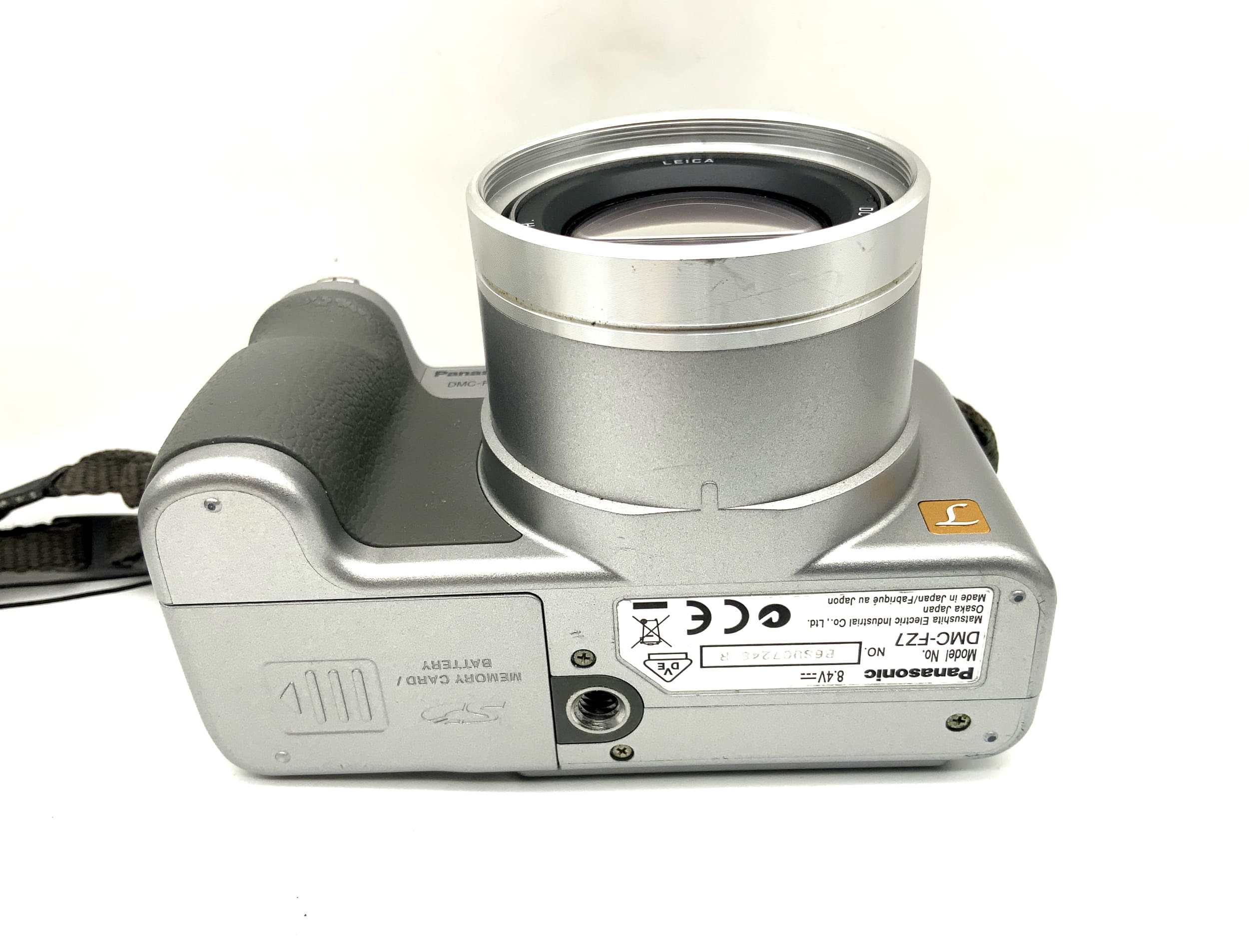 Panasonic Lumix DMC-FZ7 Bridgekamera mit Leica DC Vario-Elmarit f/6-72mm Asph.