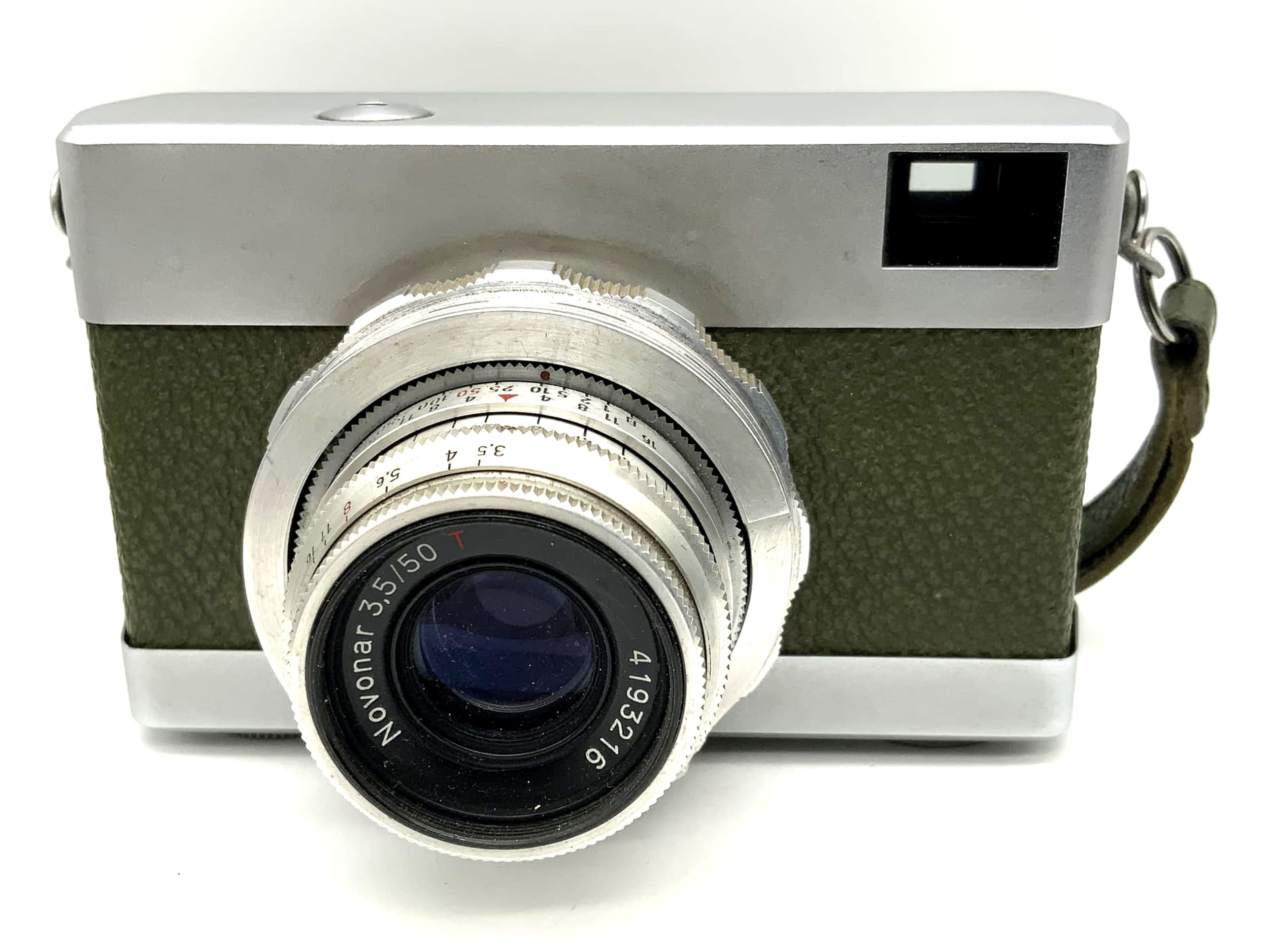Carl Zeiss Jena Werra 1 Sucherkamera mit Novonar 3.5/50 red T Analogkamera grün