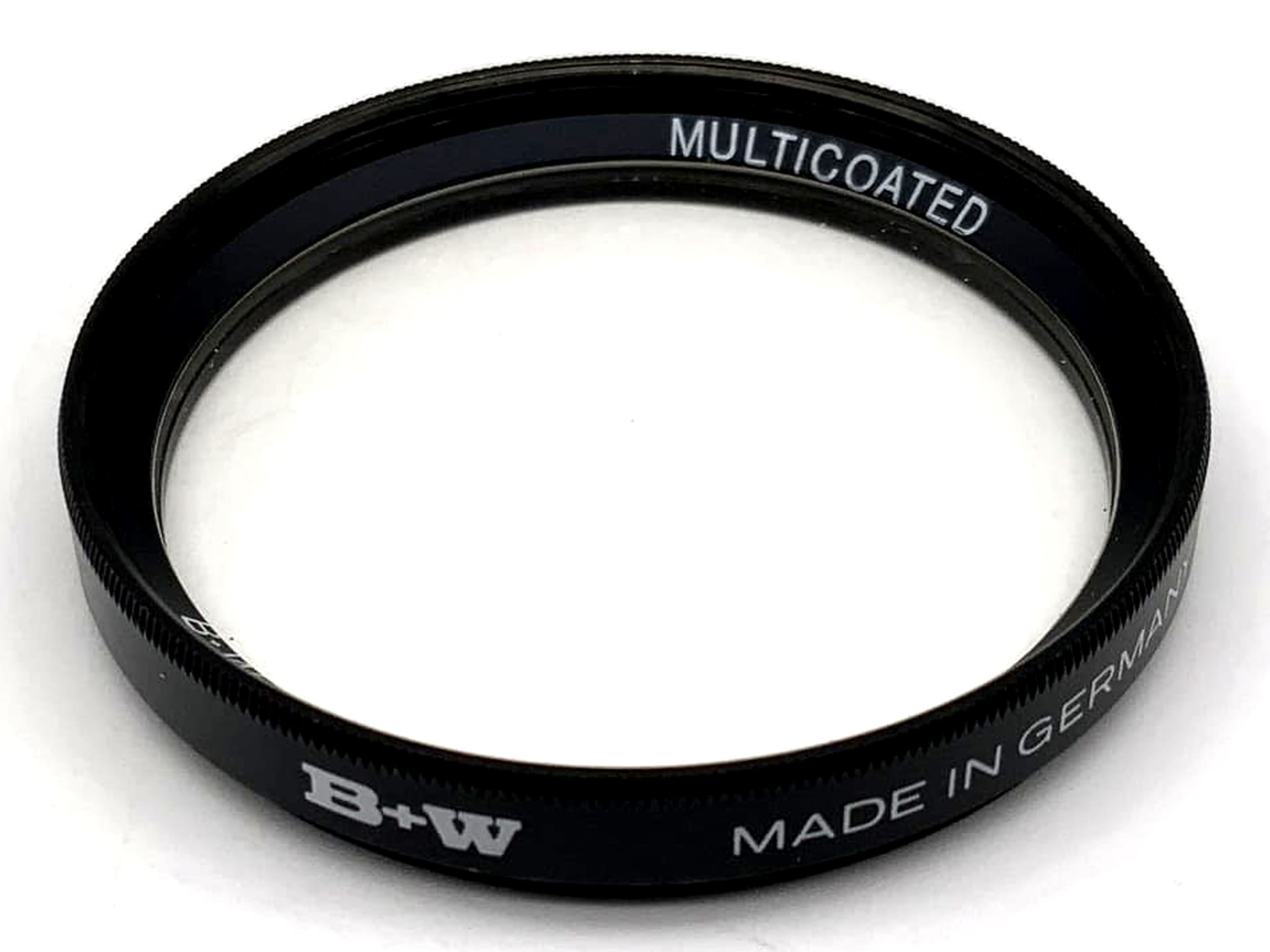 B+W 010 1x MC Multi coated Filter 46mm Kreisförmig Filtergewinde M46