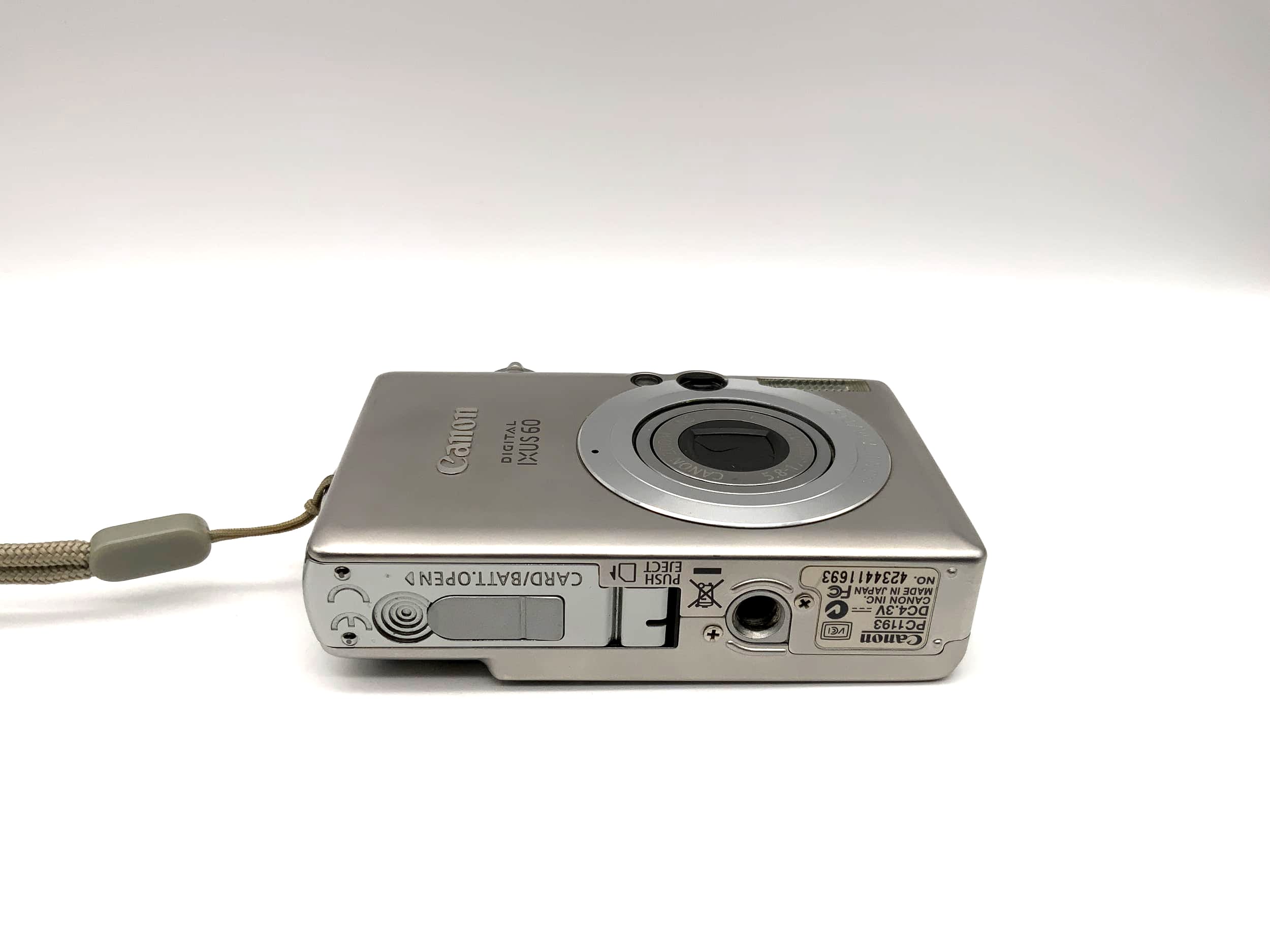 Canon IXUS 60 Digitalkamera mit Zoom Lens 5.8-17.4mm 1:2.8-4.9 6.0 Mega Pixels