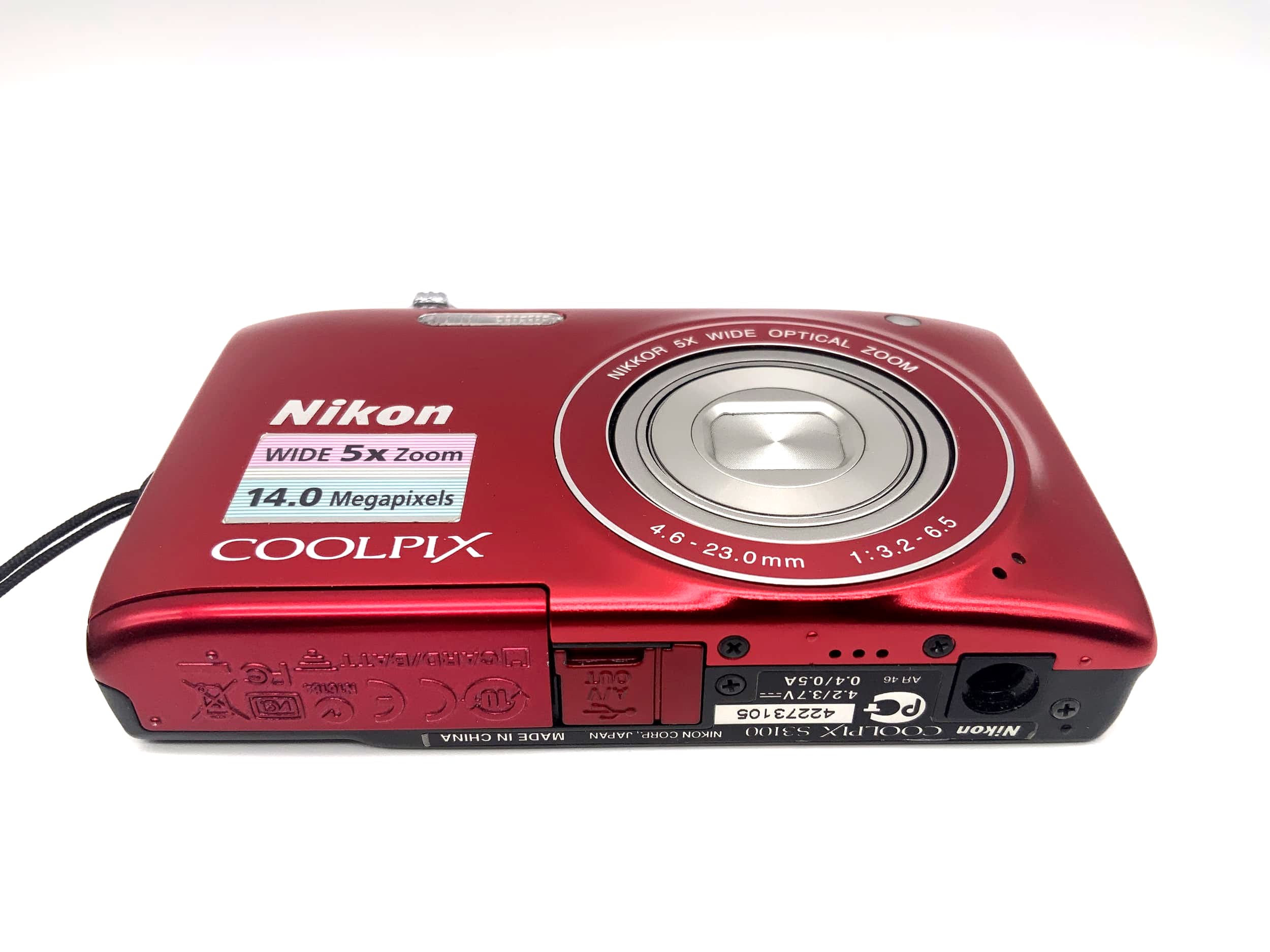 Nikon Coolpix S3100 mit Nikkor 5x Wide Optical Zoom 4.6-23.0mm 1:3.2-6.5 14 MP