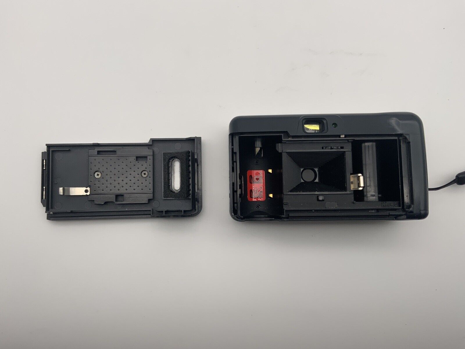 Nikon EF300 Analogkamera Autofokus AF Nikon Lens 29mm DEFEKT