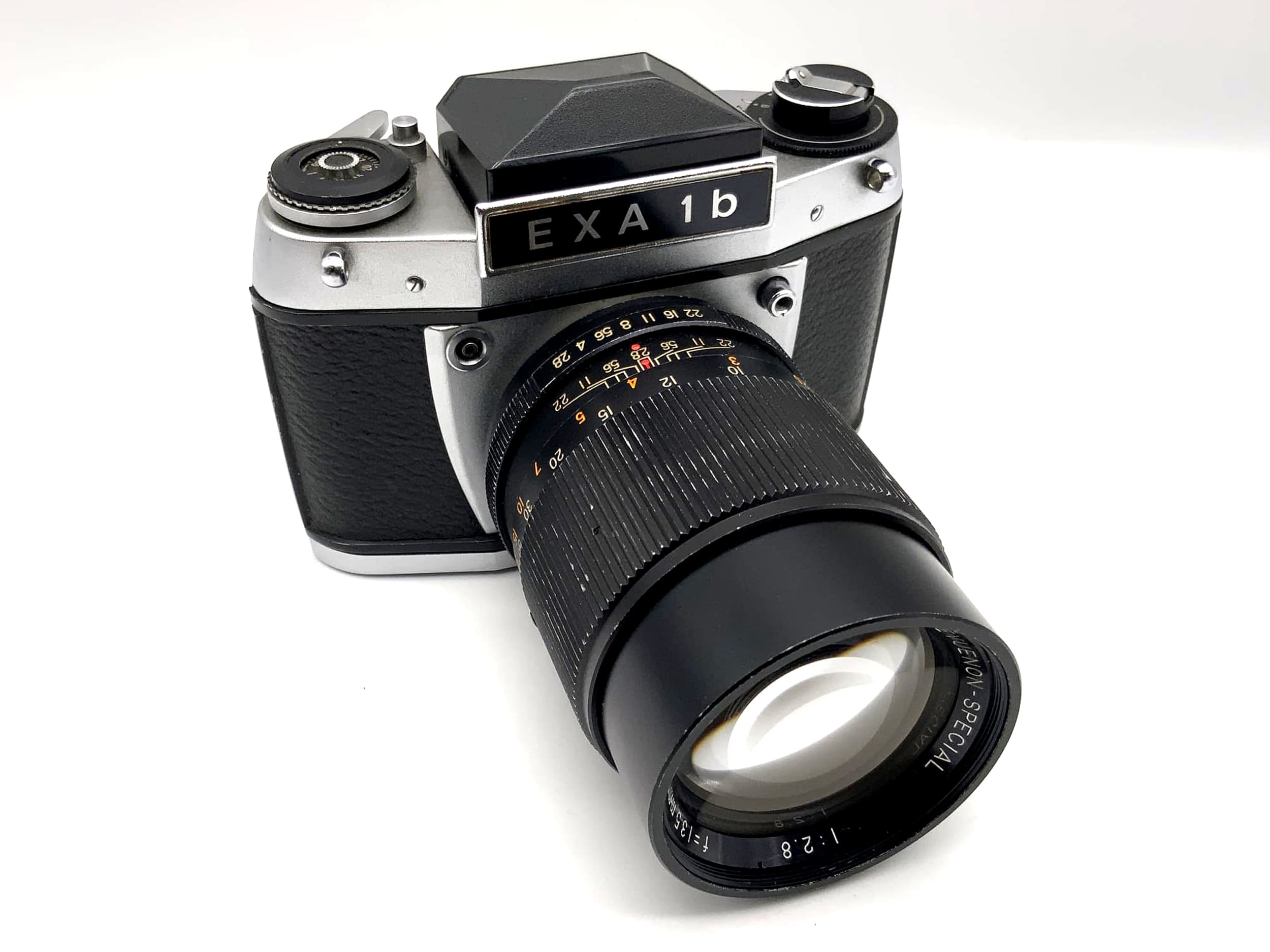 Exakta EXA 1b mit Revuenon Special 2.8 135mm Spiegelreflexkamera 35mm analog