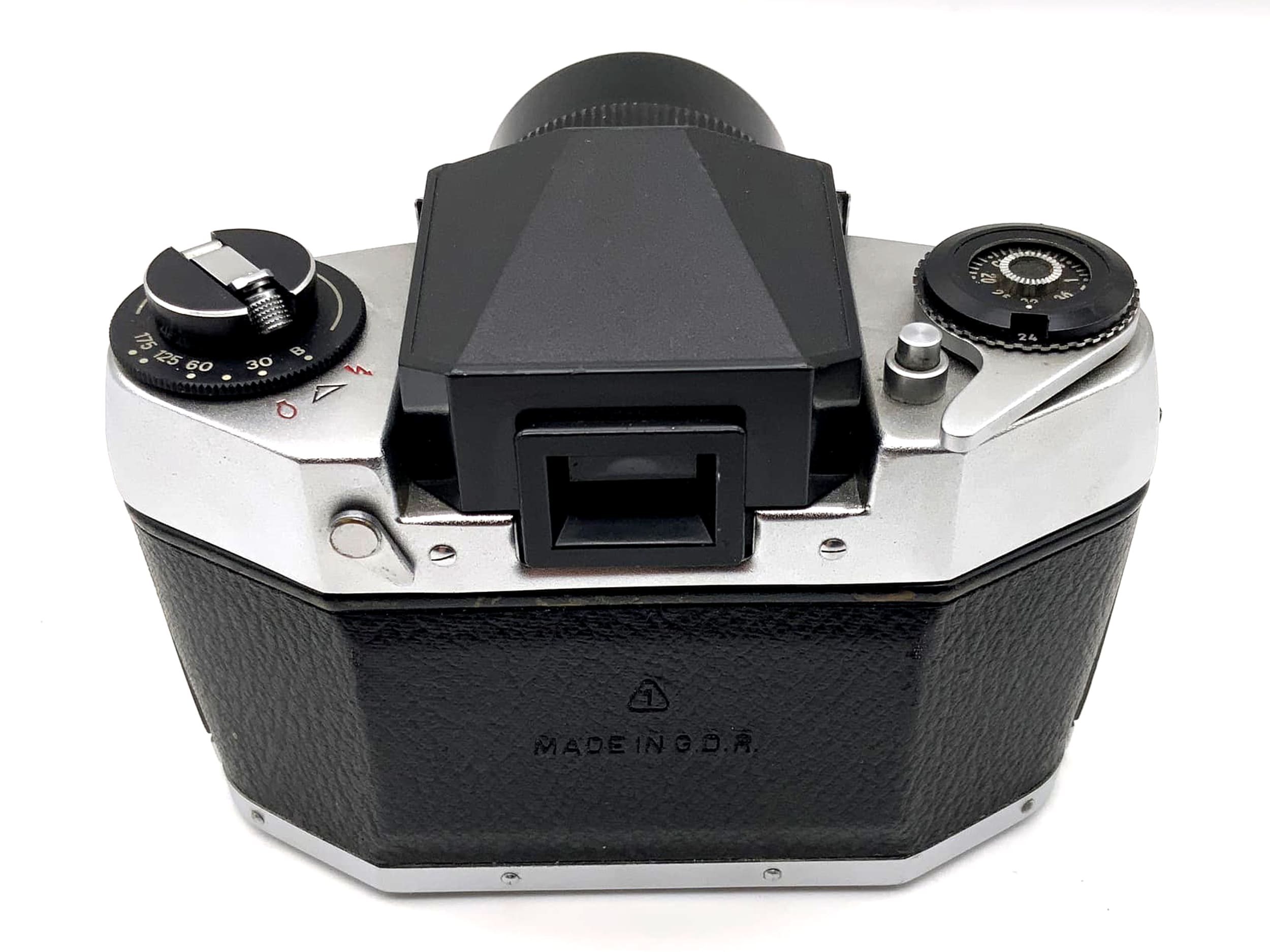 Exakta EXA 1b mit Revuenon Special 2.8 135mm Spiegelreflexkamera 35mm analog