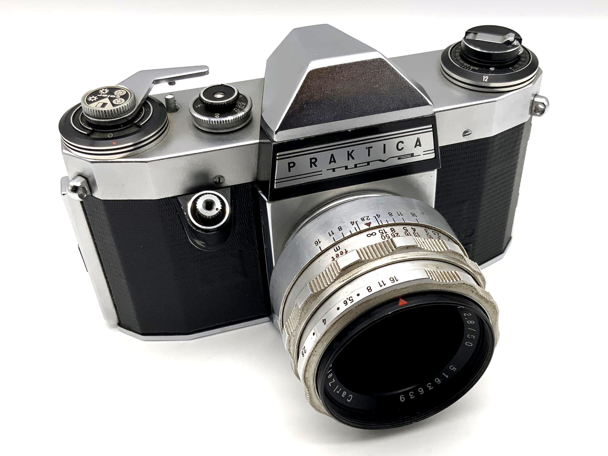 Praktica Nova Spiegelreflexkamera mit Carl Zeiss Jena Tessar 2.8 / 50mm Objektiv