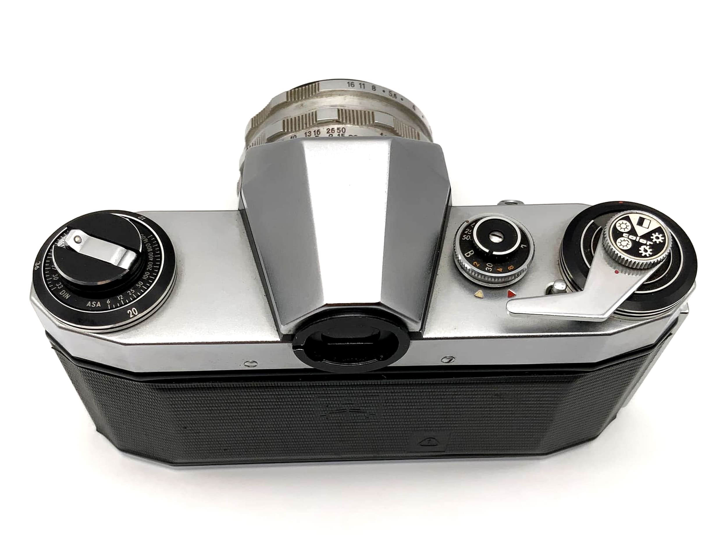 Praktica Nova Spiegelreflexkamera mit Carl Zeiss Jena Tessar 2.8 / 50mm Objektiv