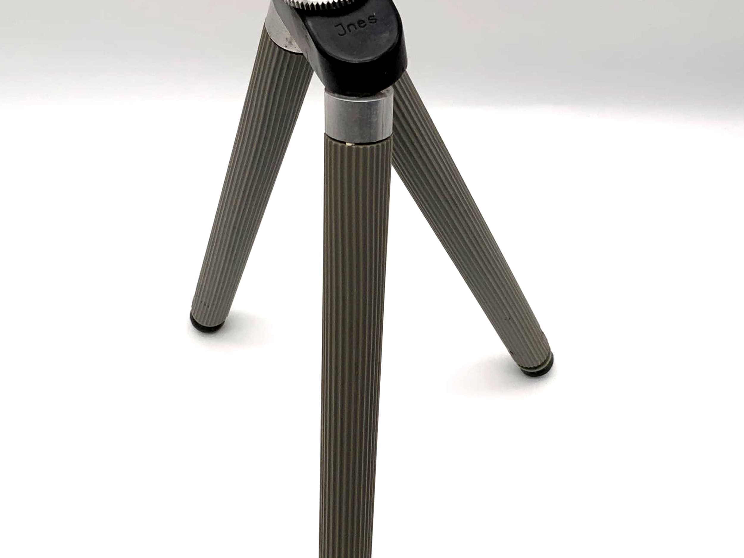 VEB Ines Tischstativ Tripod Dreibein Taschenstativ