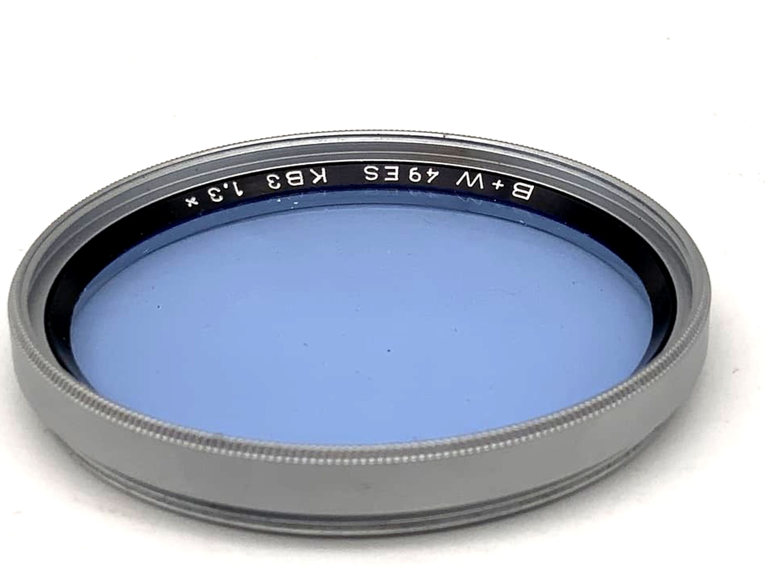 B+W Farbfilter KB 3 1,3x Hellblau Light blue Filter 49mm Kreisförmig M49