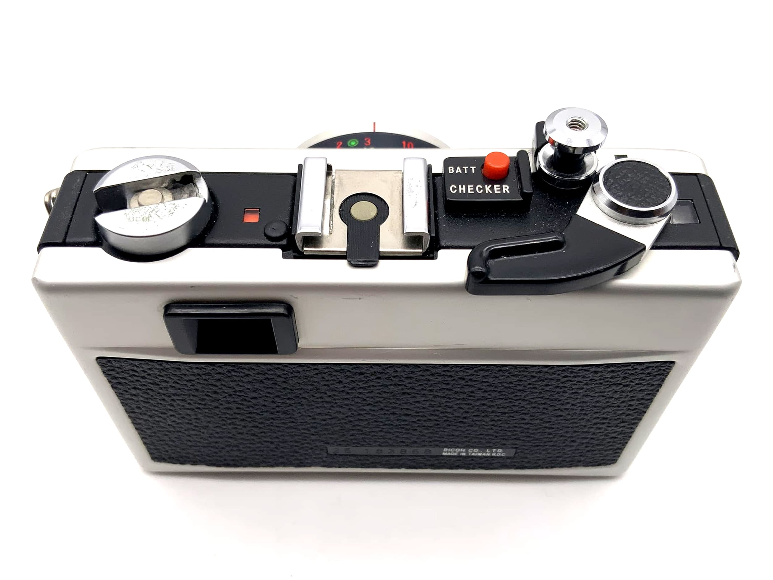 Ricoh 500 GX Sucherkamera mit Rikenon 40mm 1:2.8 35mm Kompaktkamera Defekt