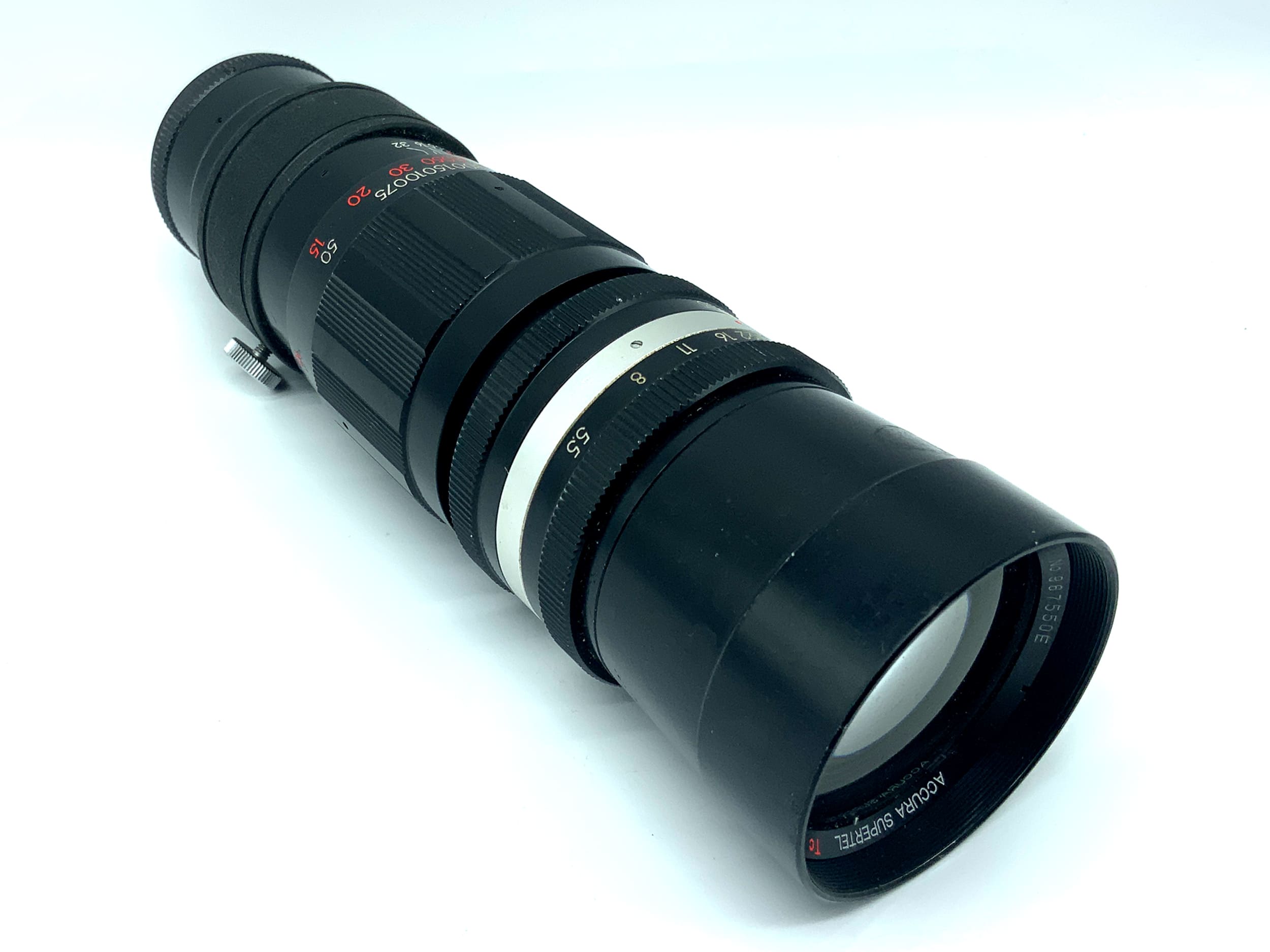 Accura Supertel 300mm 1:5.5 Objektiv TC Festbrennweite (M42)