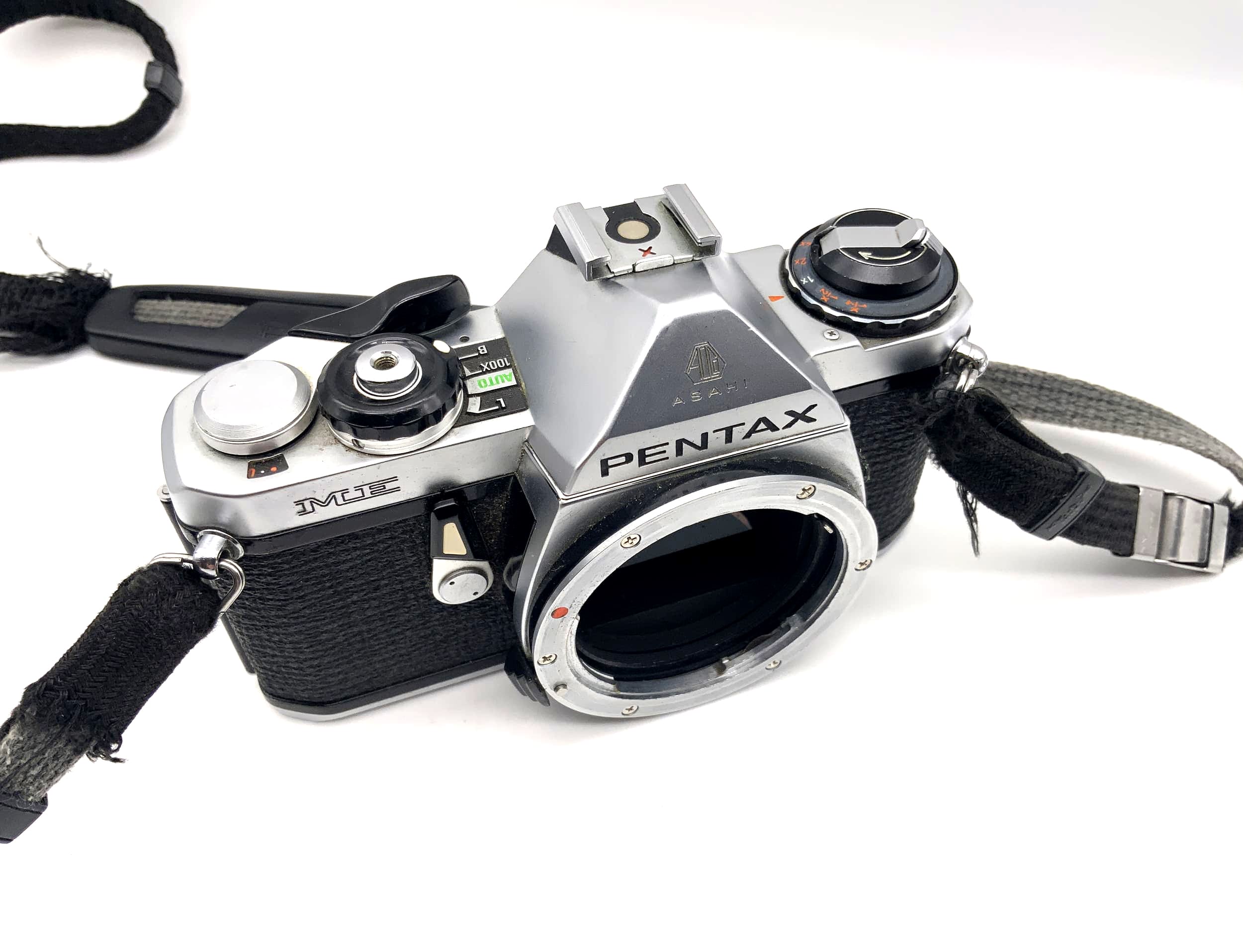 Pentax ME Spiegelreflexkamera SLR 35mm Kamera Body Gehäuse (Beli defekt!)