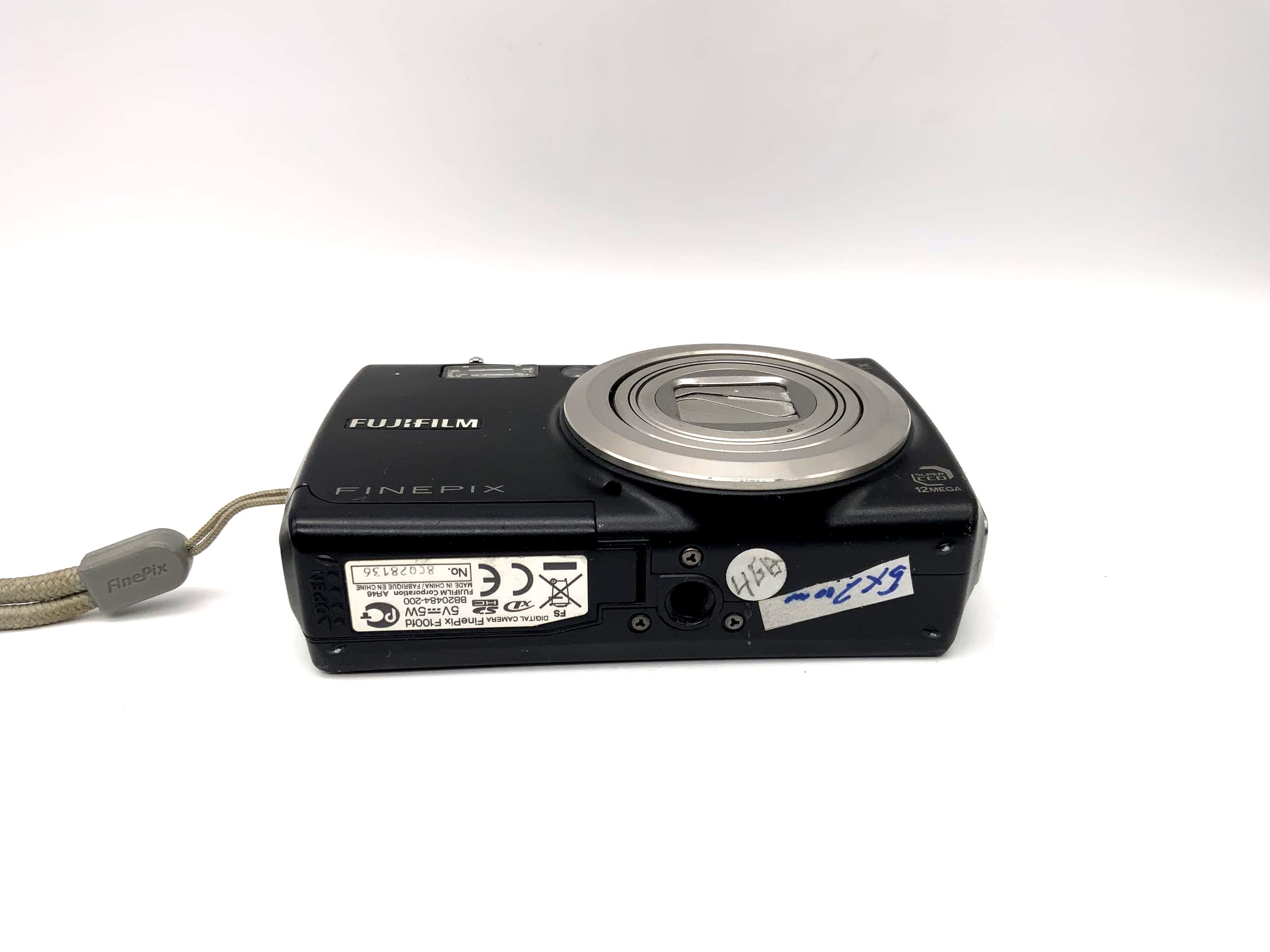 Fujifilm Finepix F100 FD mit Fujinon Zoom Lens 5x f=6 4-32mm 1:3.3-5.1 12 MP