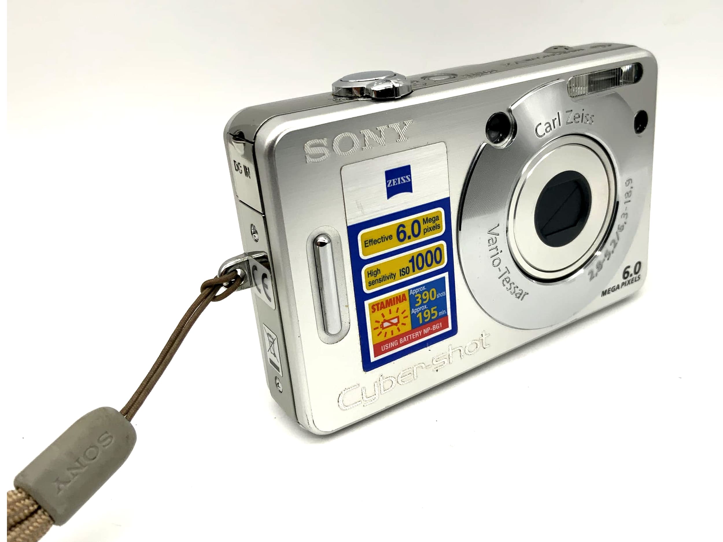 Sony Cyber-shot DSC-W50 mit Carl Zeiss Vario-Tessar 2,8-5,2/6,3-18,9 6.0 MP