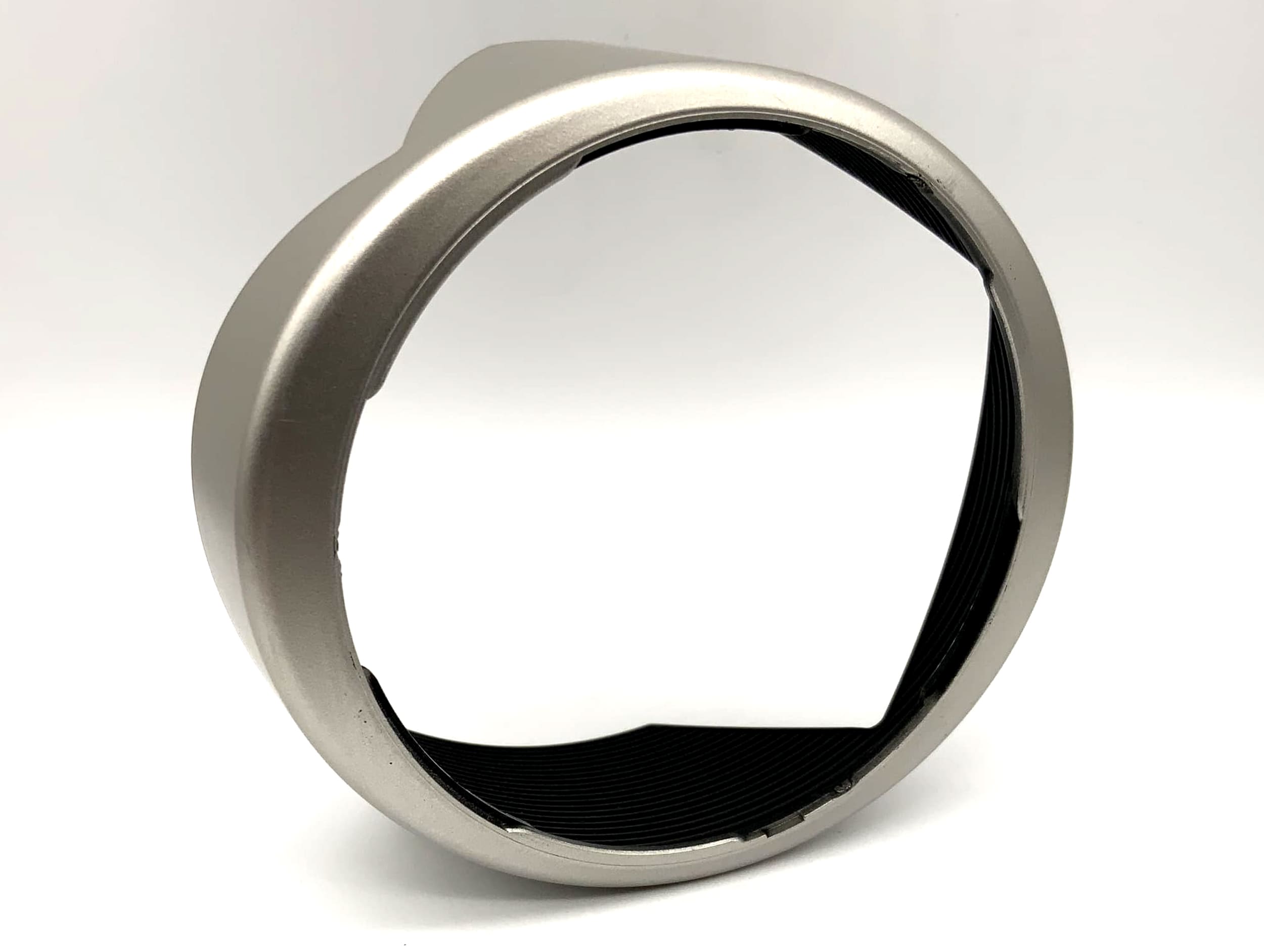 28-210mm / F4.2-6.5 IF Aspherical Gegenlichtblende silber