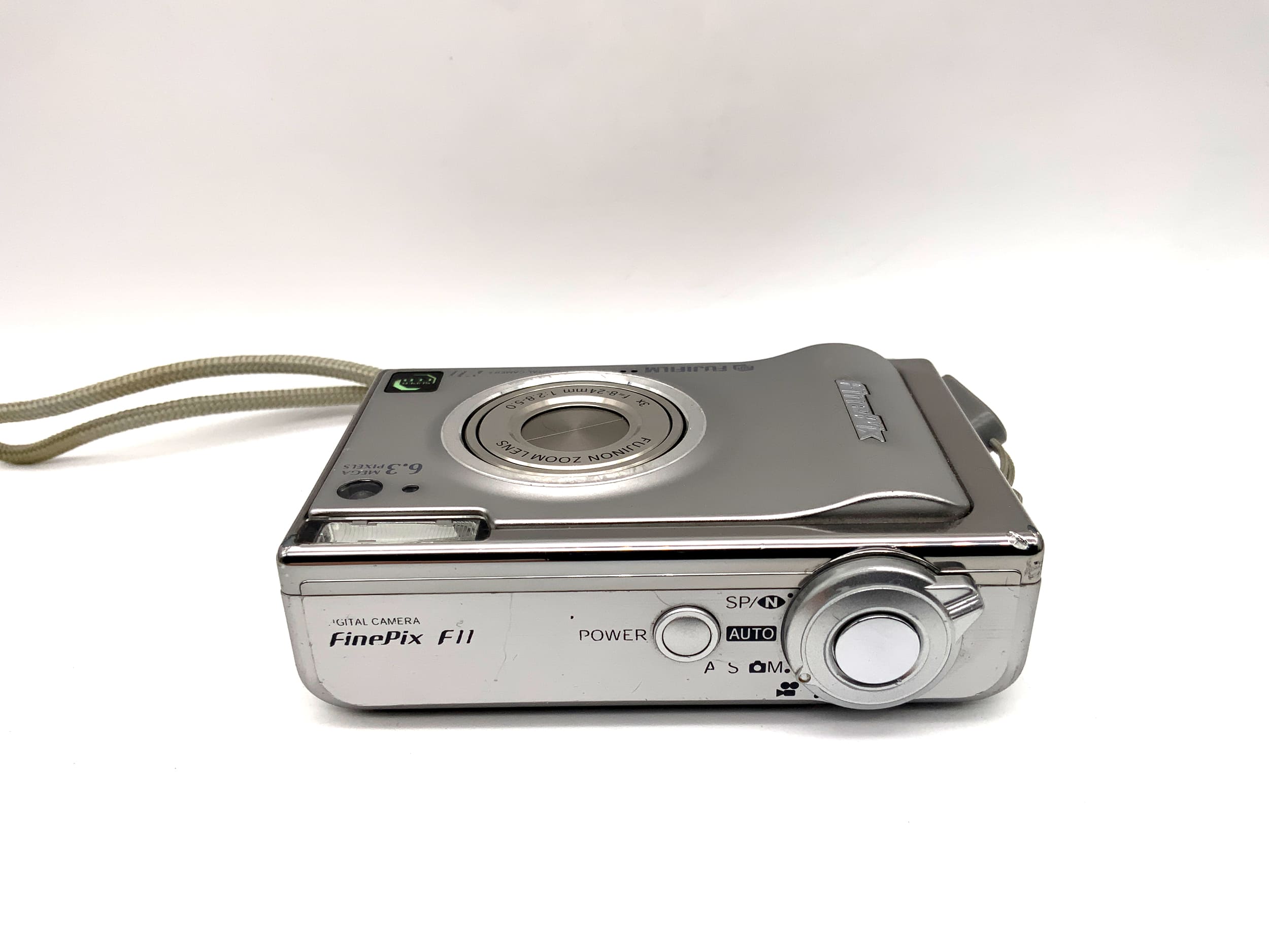 Fujifilm FinePix F11 Digitale Kompaktkamera mit 8-24mm 1:2.8-5