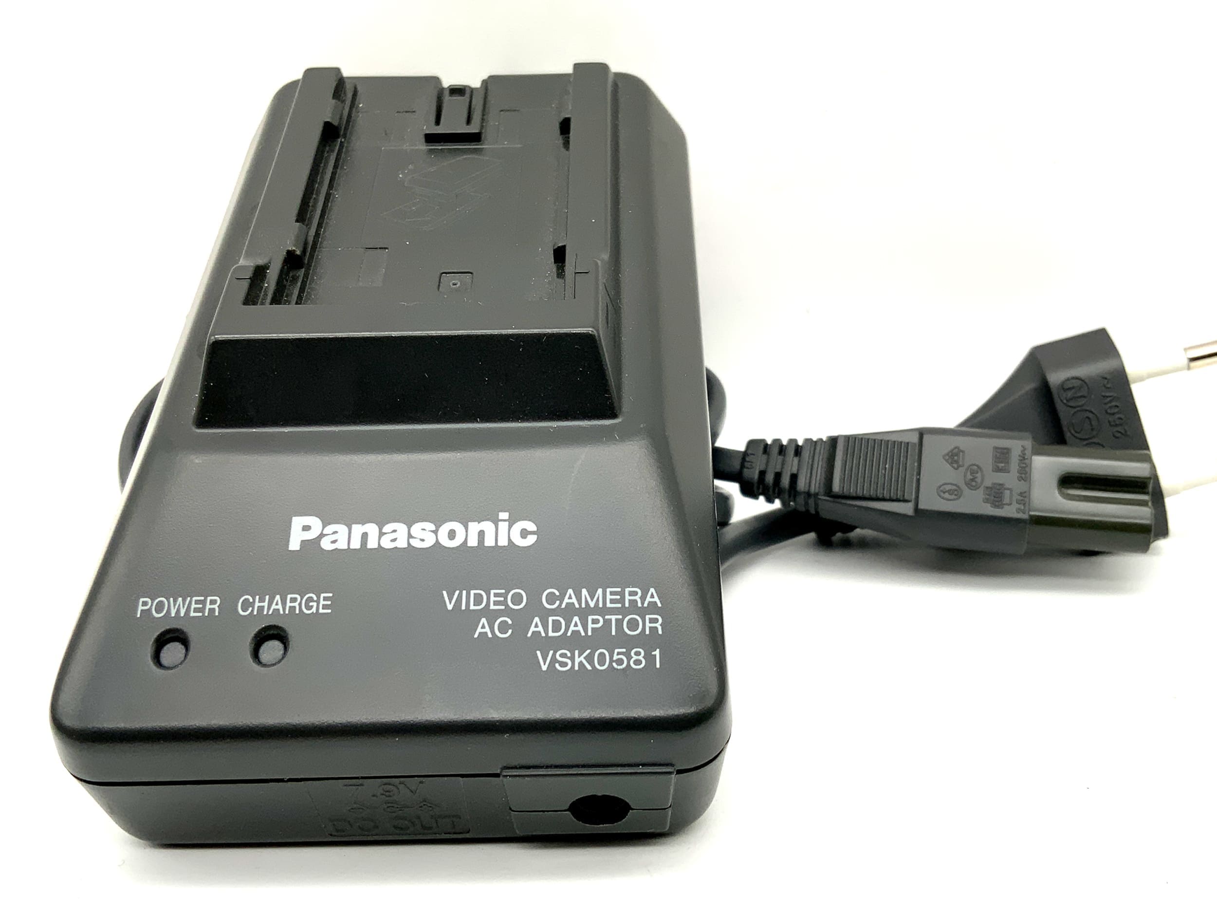 Panasonic VSK0581 Ladegerät CGR-D08|CGR-D16|CGR-D28 Battery Charger