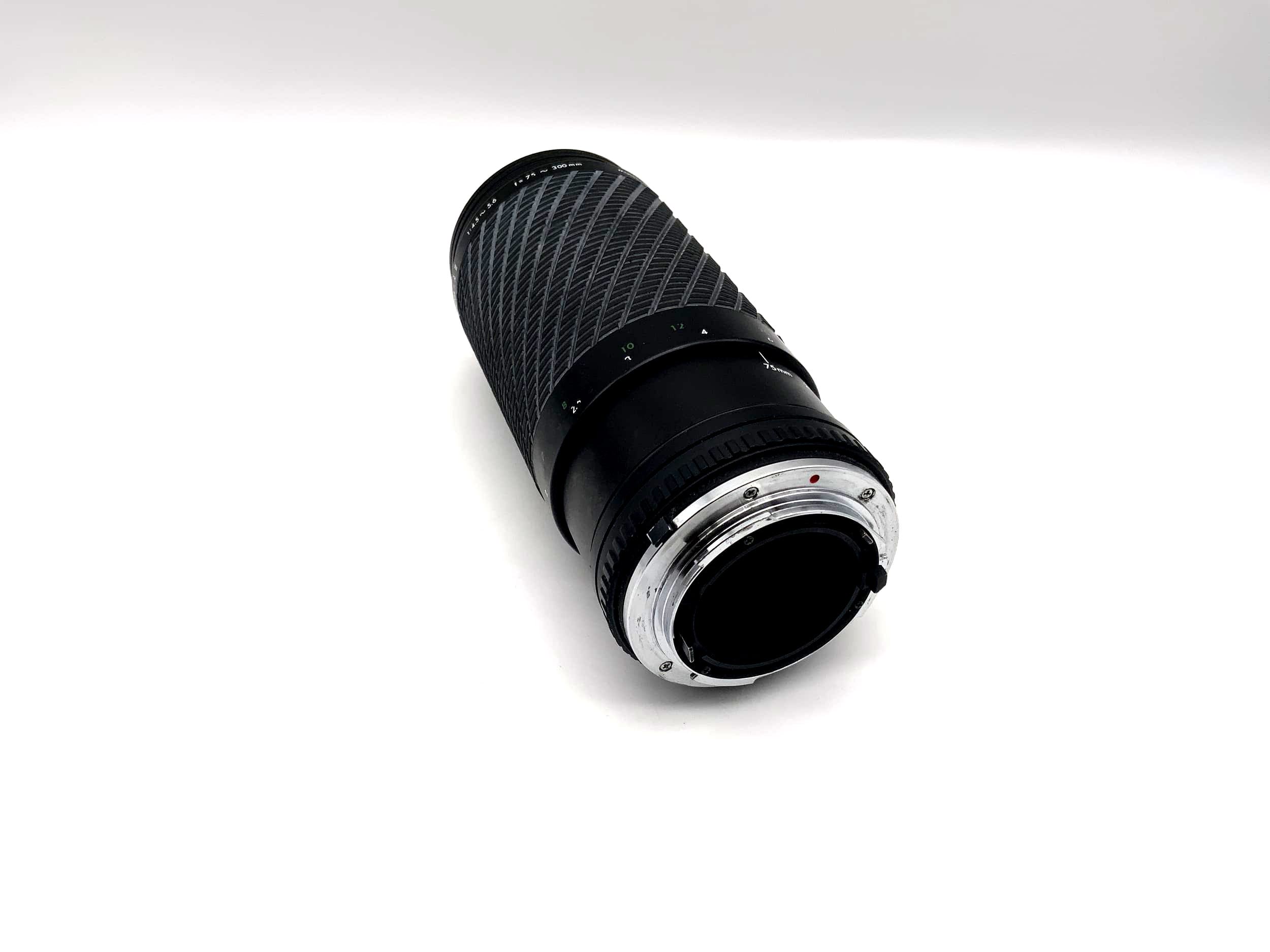 Sigma 75-300mm 1:4,5-5,6 Objektiv Zoom II Kamera Camera Lens (Yashica/Contax)