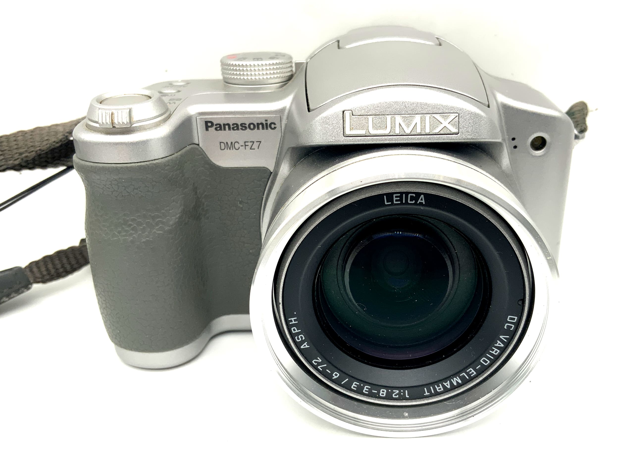 Panasonic Lumix DMC-FZ7 Bridgekamera mit Leica DC Vario-Elmarit f/6-72mm Asph.