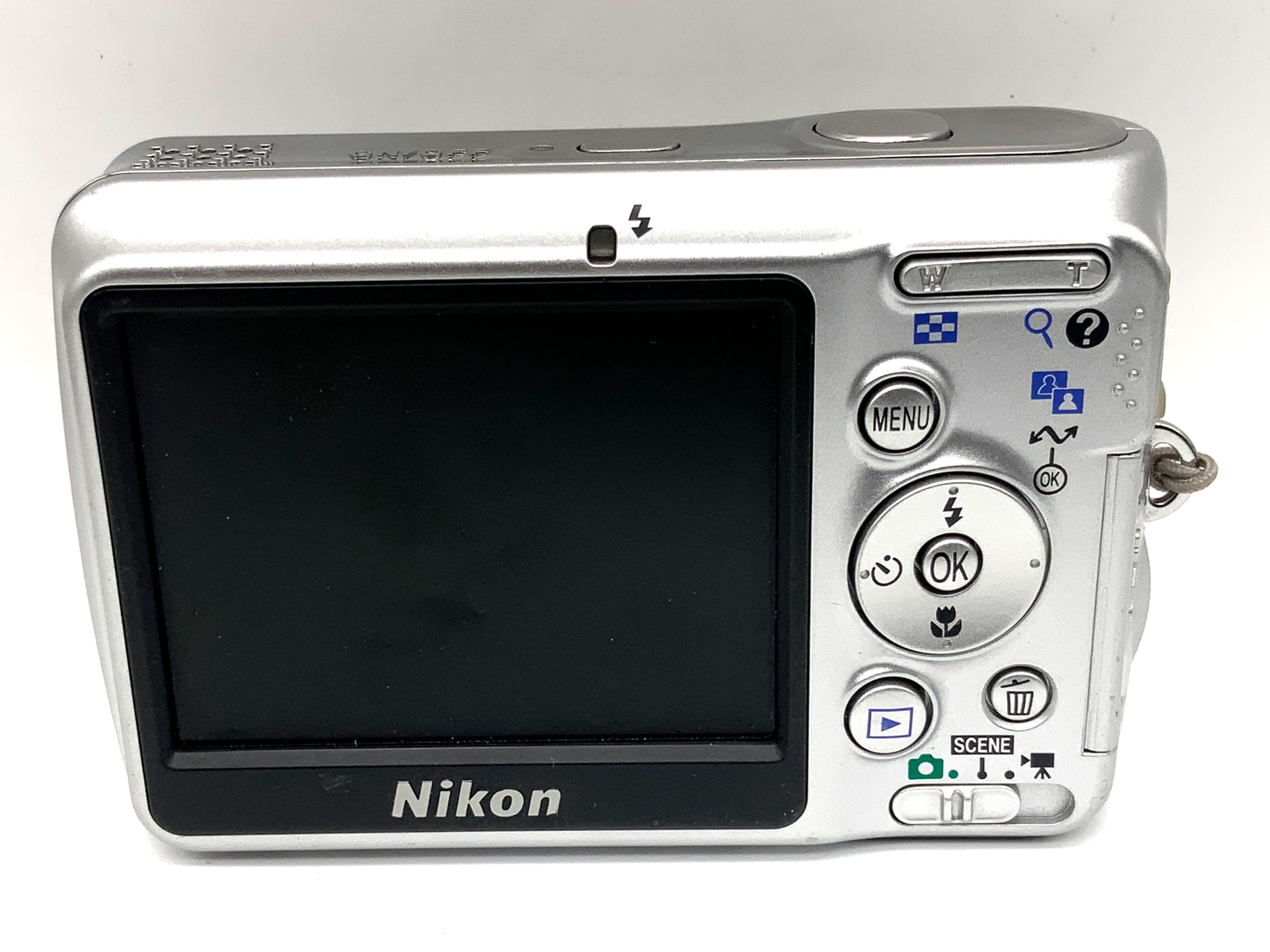 Nikon Coolpix L6 Digitale Kompaktkamera mit Nikkor 6.3-19.2mm 1:3.2-5.3