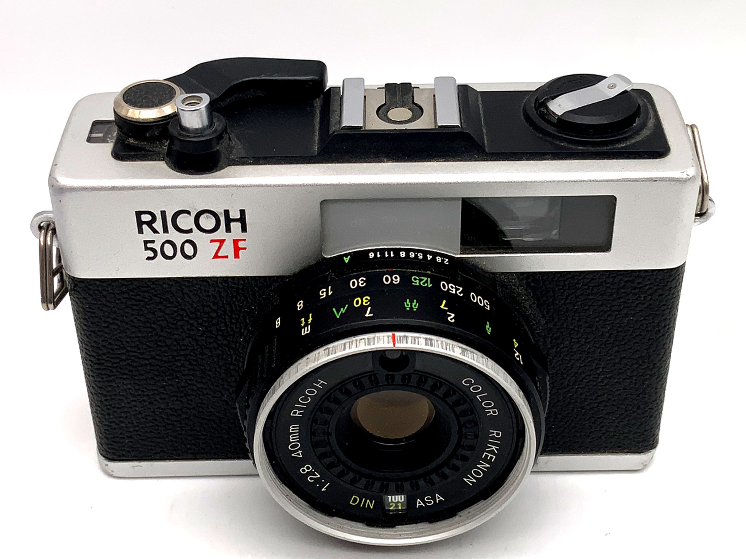 Ricoh 500 ZF Sucherkamera mit Color Rikenon 1:2.8/40 Analogkamera