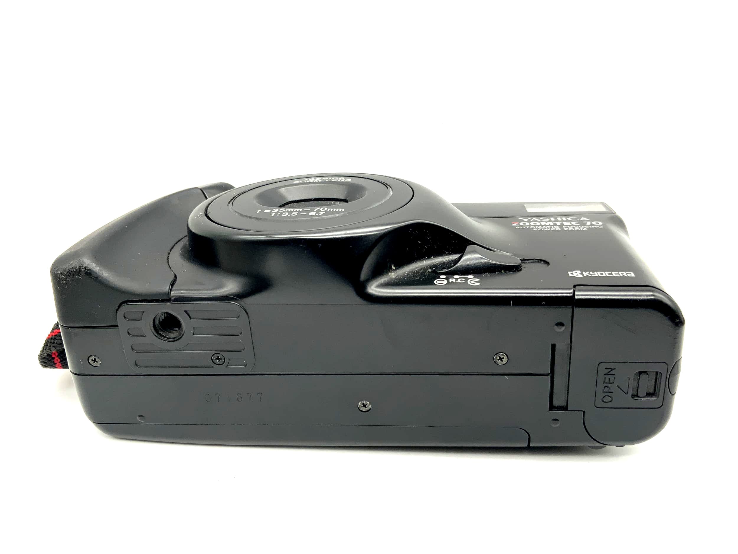 Yashica Zoomtec 70 Point&Shoot mit 1:3.5-6.7 35-70mm 35mm !Blitz defekt!