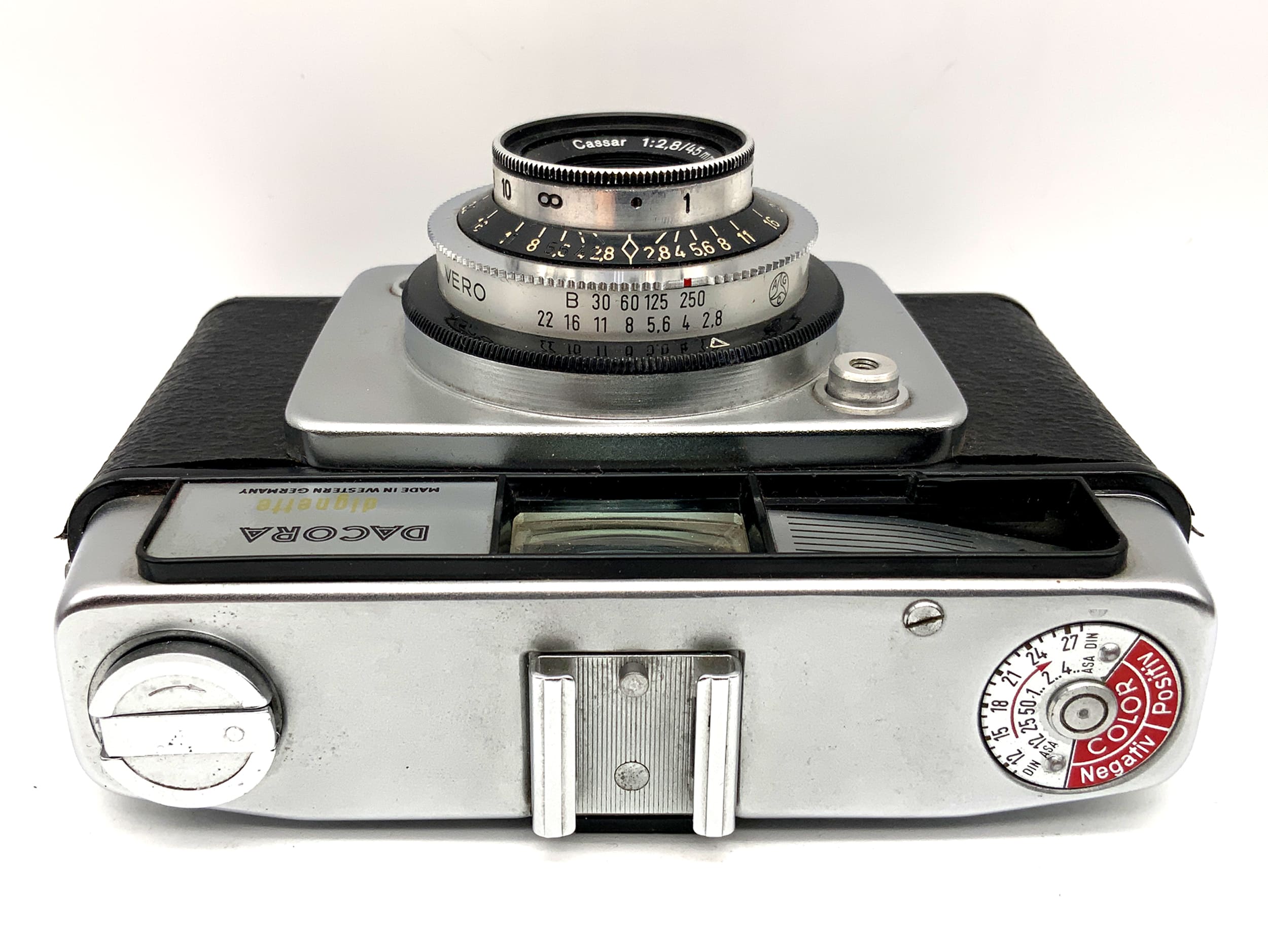 Dacora dignette Sucherkamera mit Steinheil Cassar 1:2.8/45mm !Beli defekt!