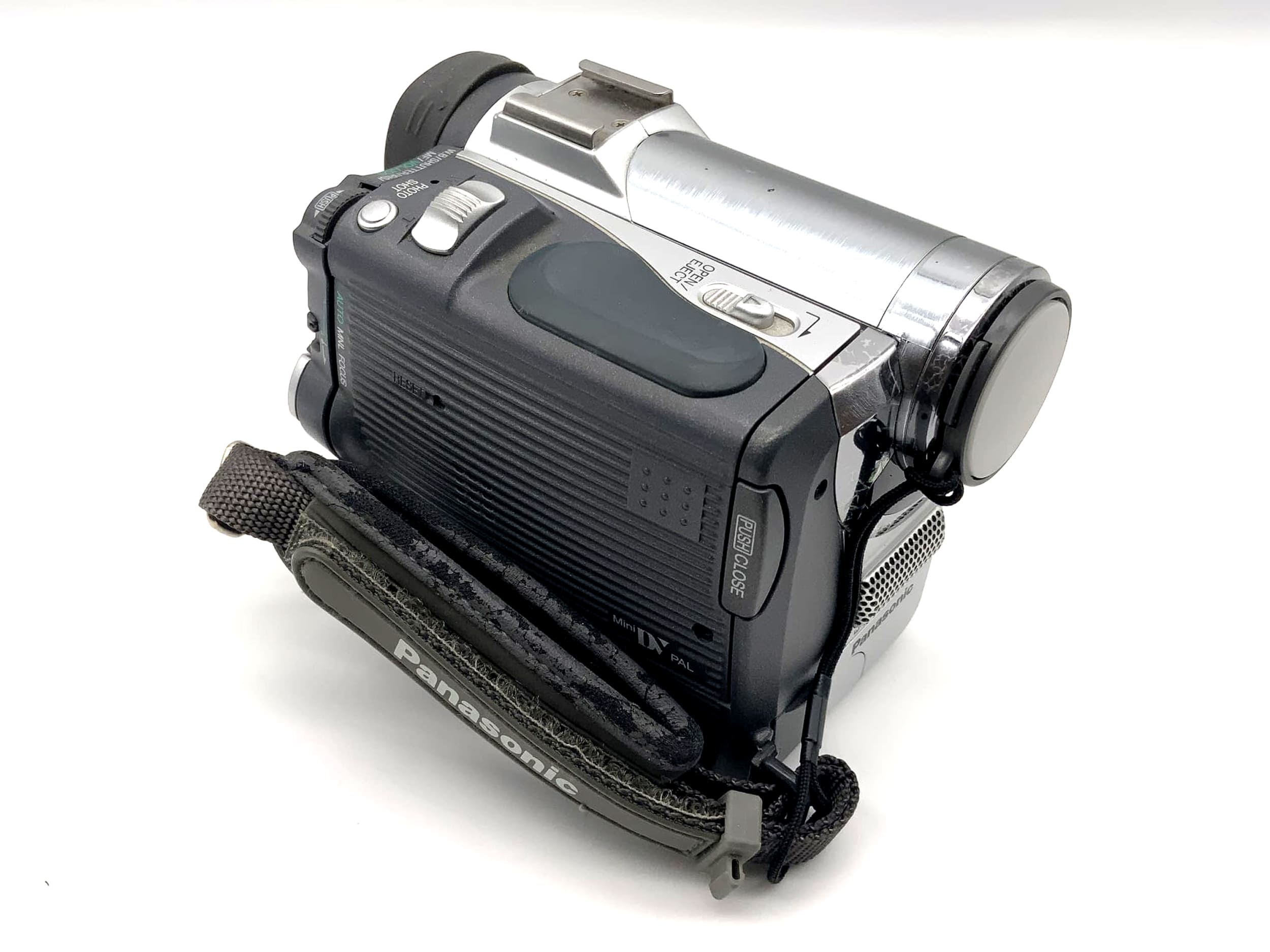 Panasonic NV-GS3 NV-GS3EG Camcorder Videokamera mit Akku