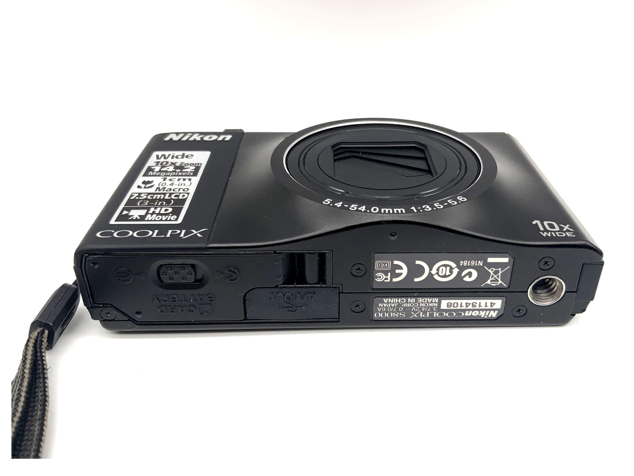 Nikon Coolpix S8000 mit Nikkor 10x Wide Optical Zoom ED VR 5.4-54.0mm 1:3.5-5.6