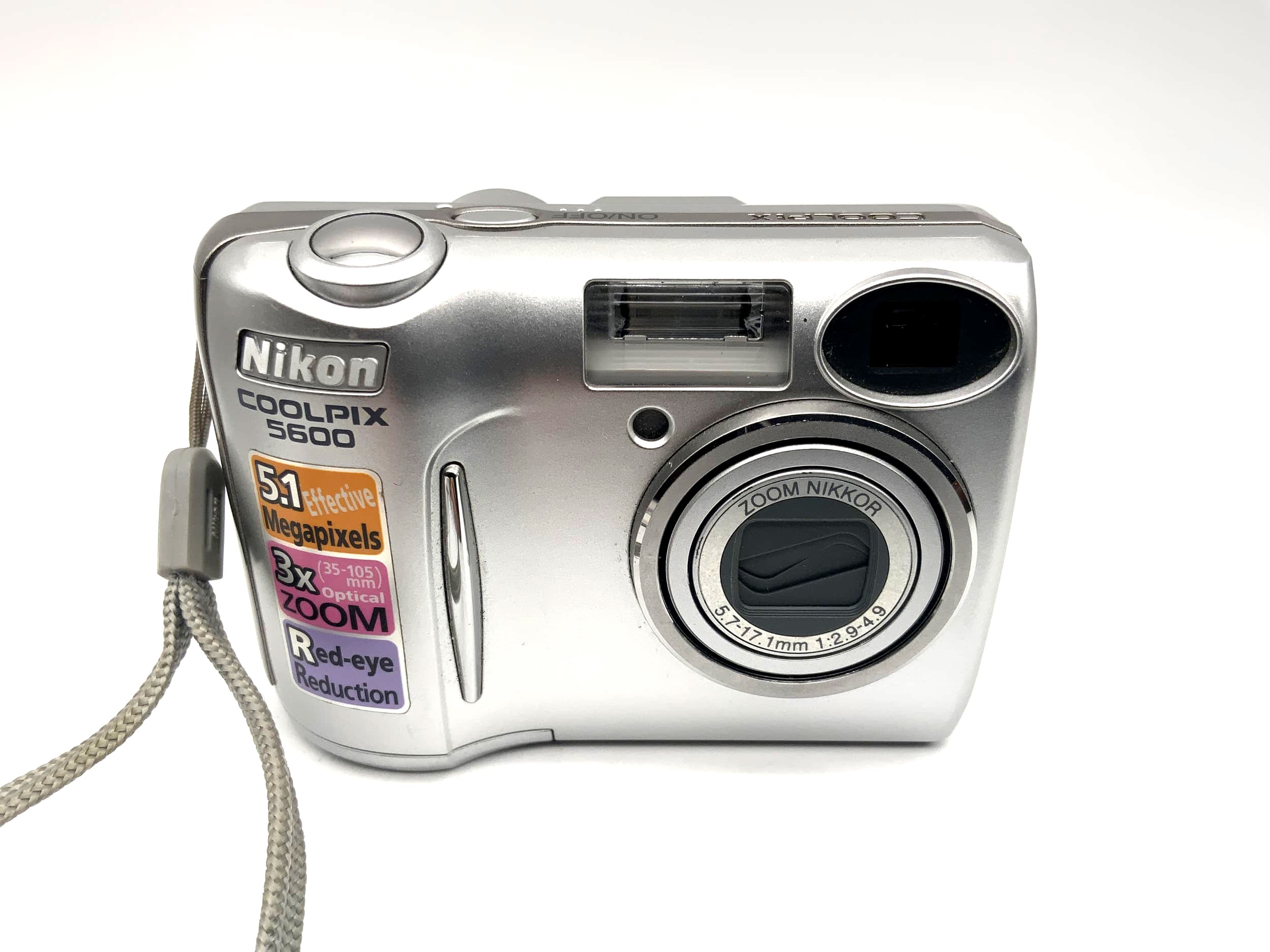 Nikon Coolpix 5600 Digitalkamera mit Zoom Nikkor 5.7-17.1mm 1:2.9-4.9